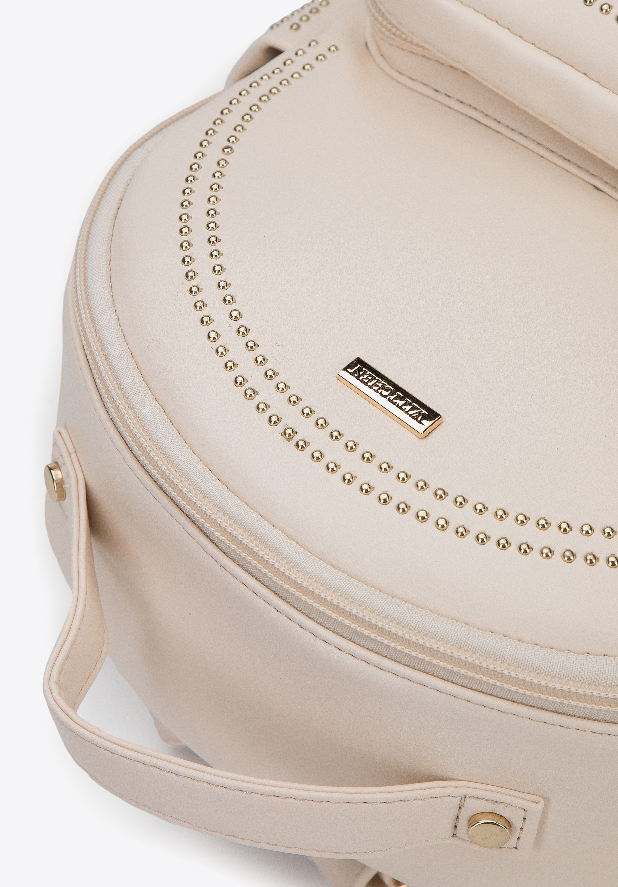 Damski plecak z ozdobnymi nitami