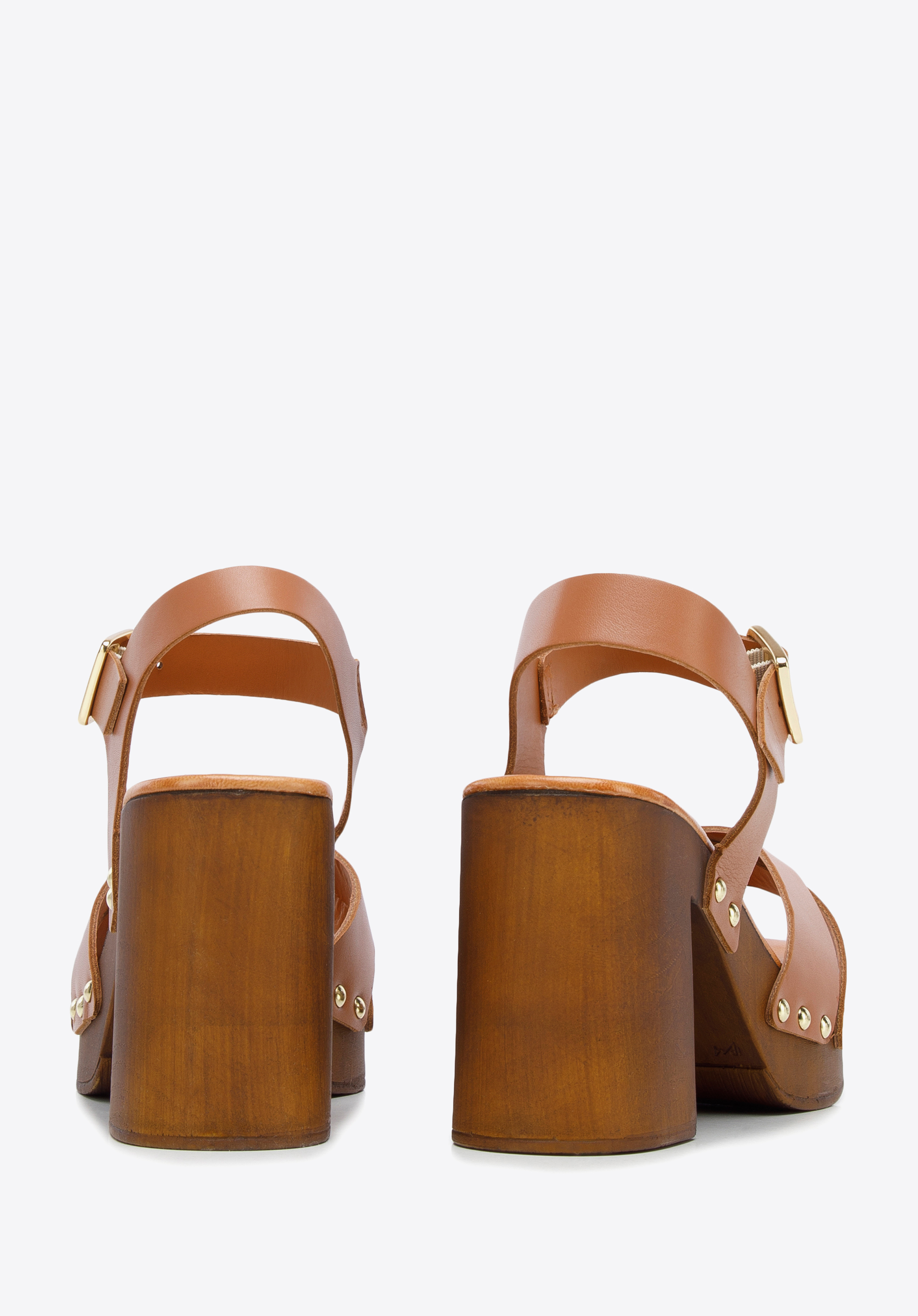 Damskie sandały skórzane z paskami na krzyż