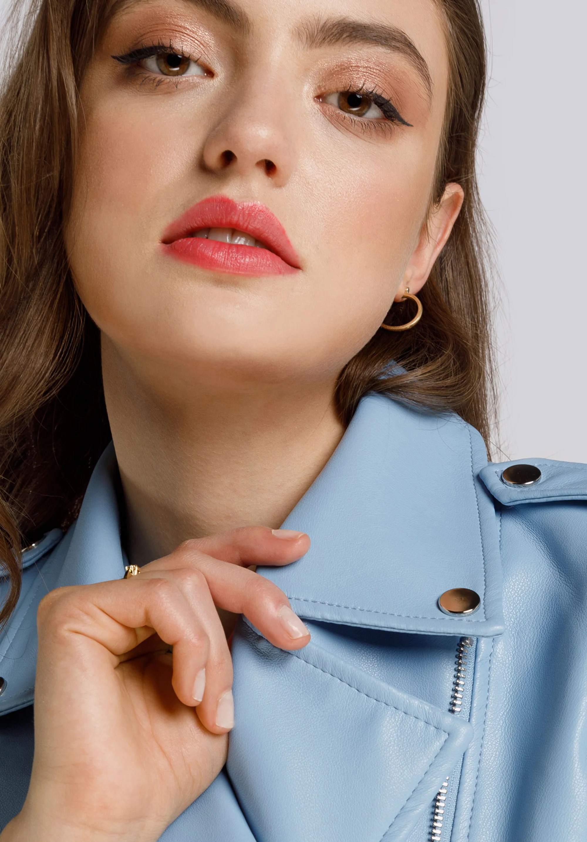 Damska ramoneska o fasonie cropped