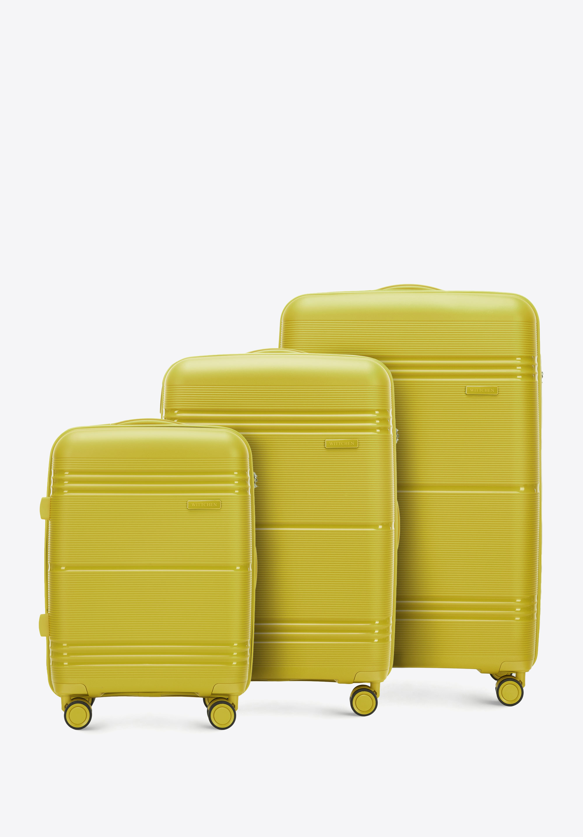 Średnia walizka z polipropylenu jednokolorowa