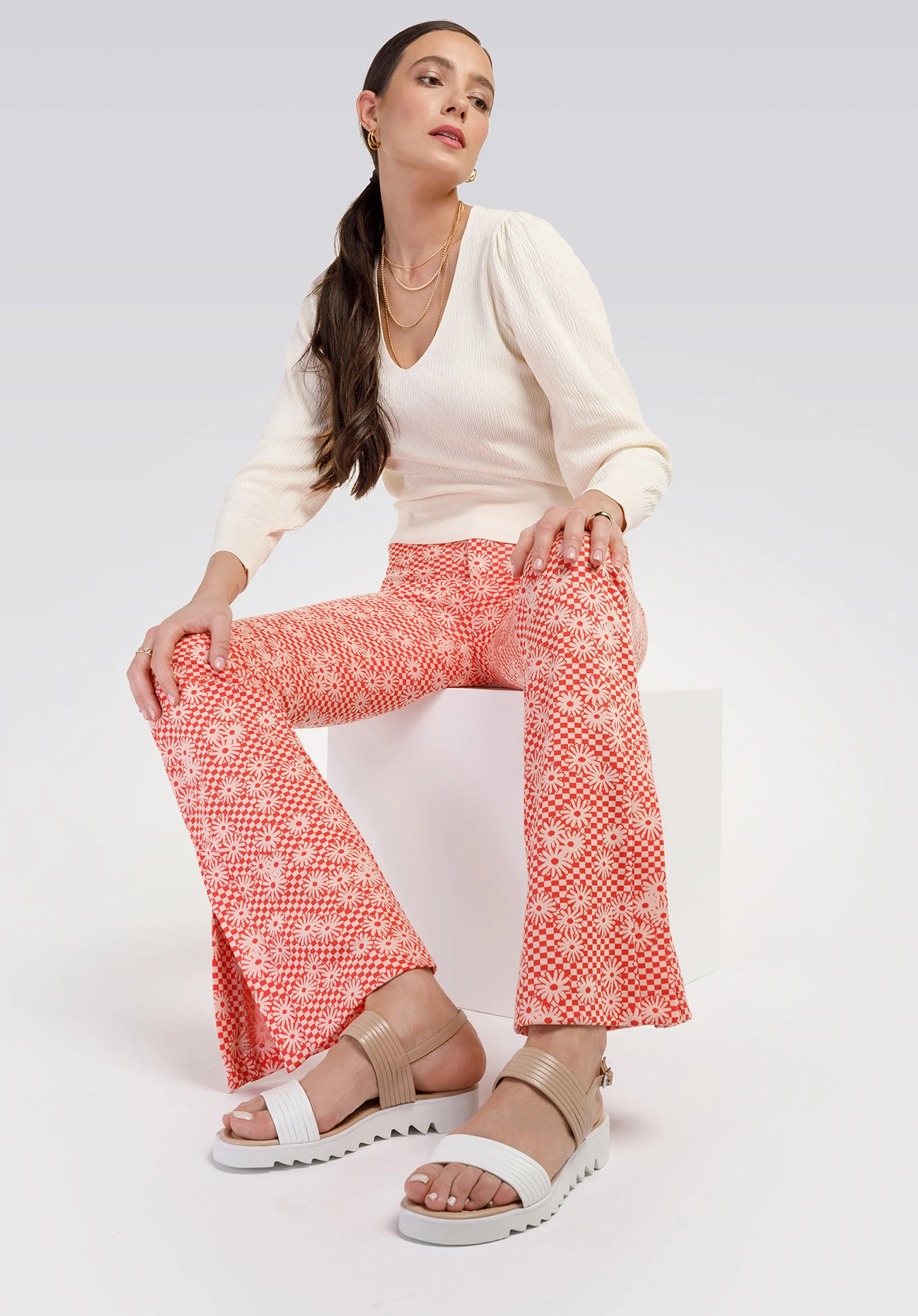 Damskie sandały z szerokimi paskami na platformie