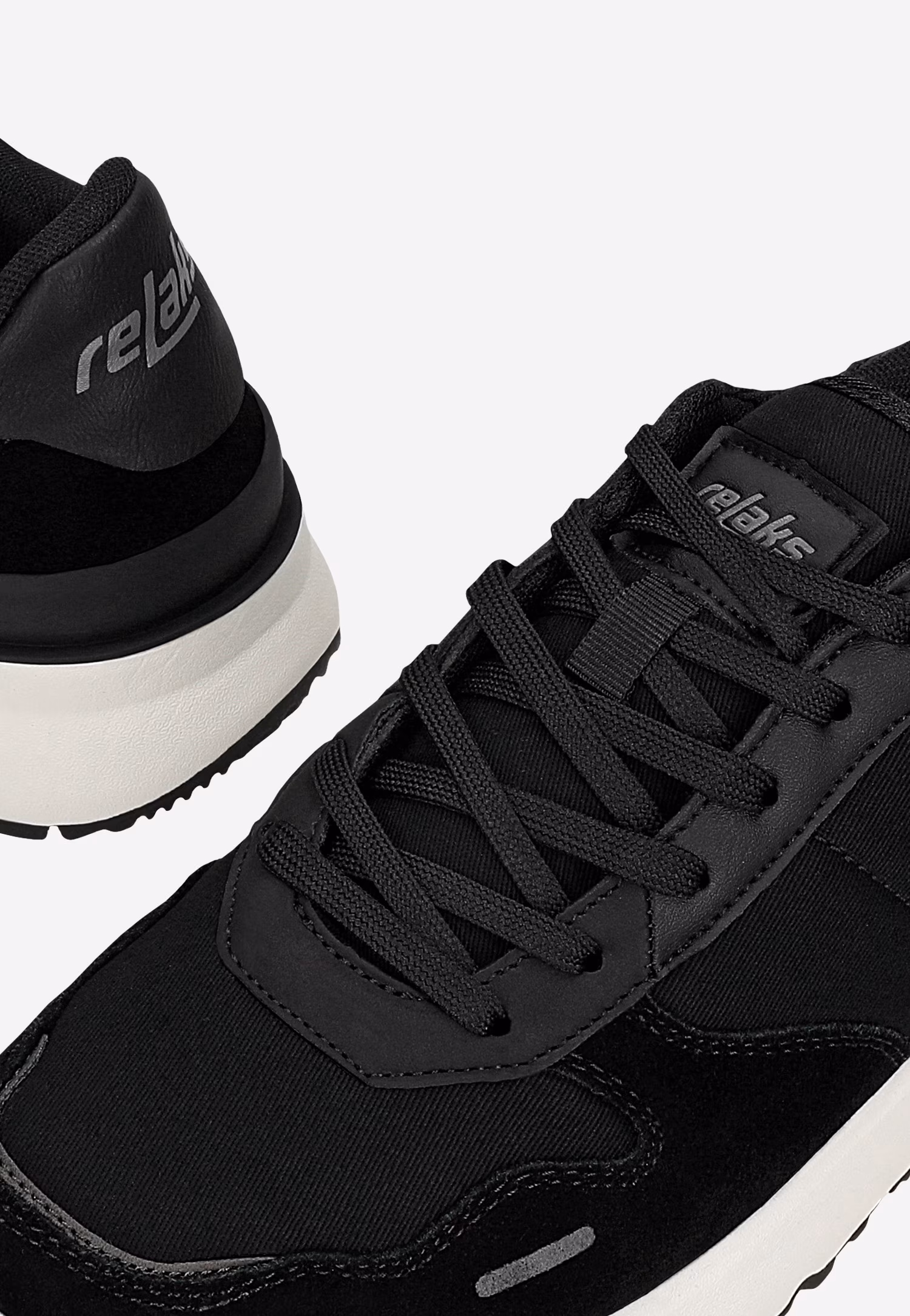 Czarne sneakersy męskie RELAKS na białej podeszwie