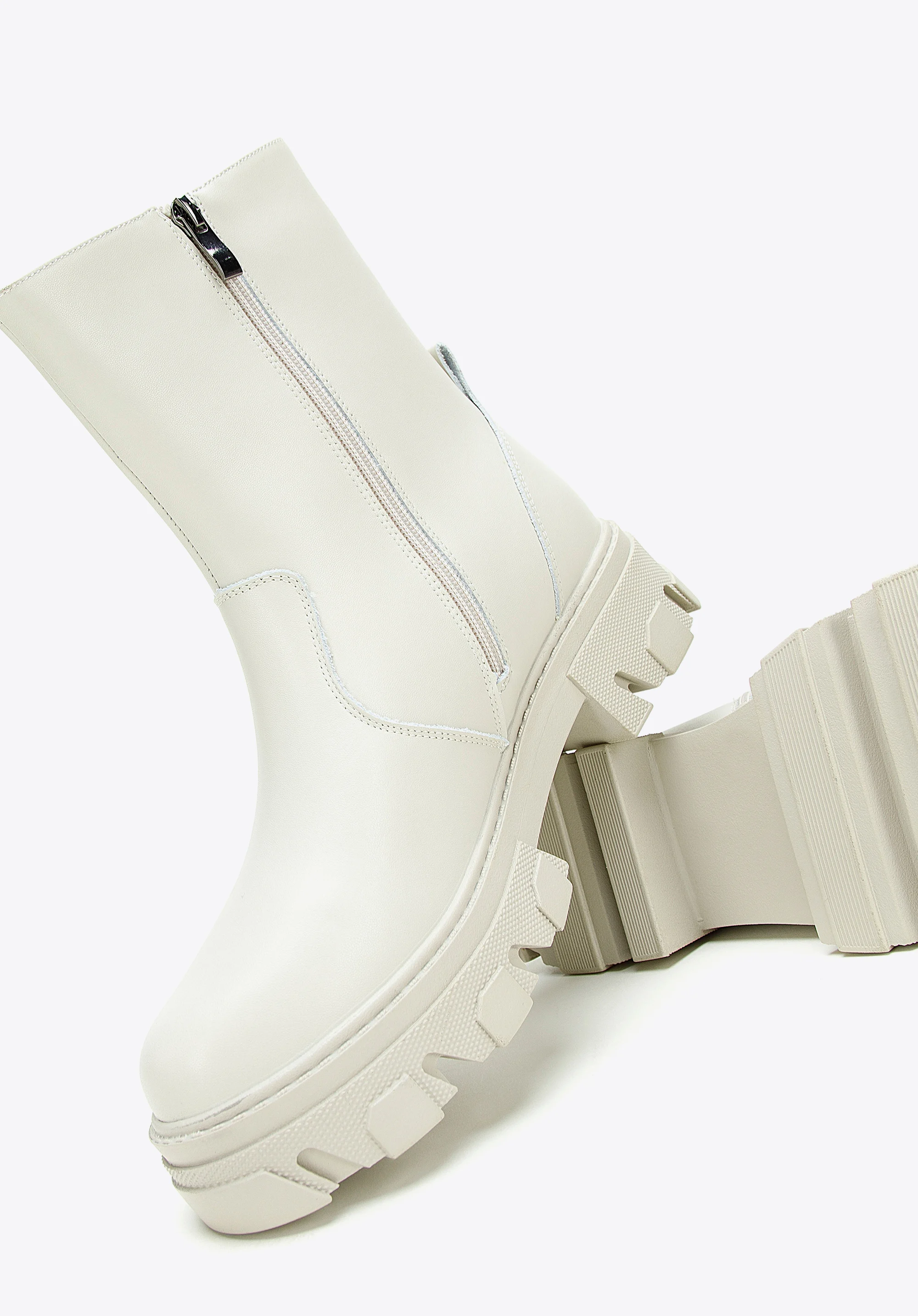 Damskie sztyblety skórzane na platformie