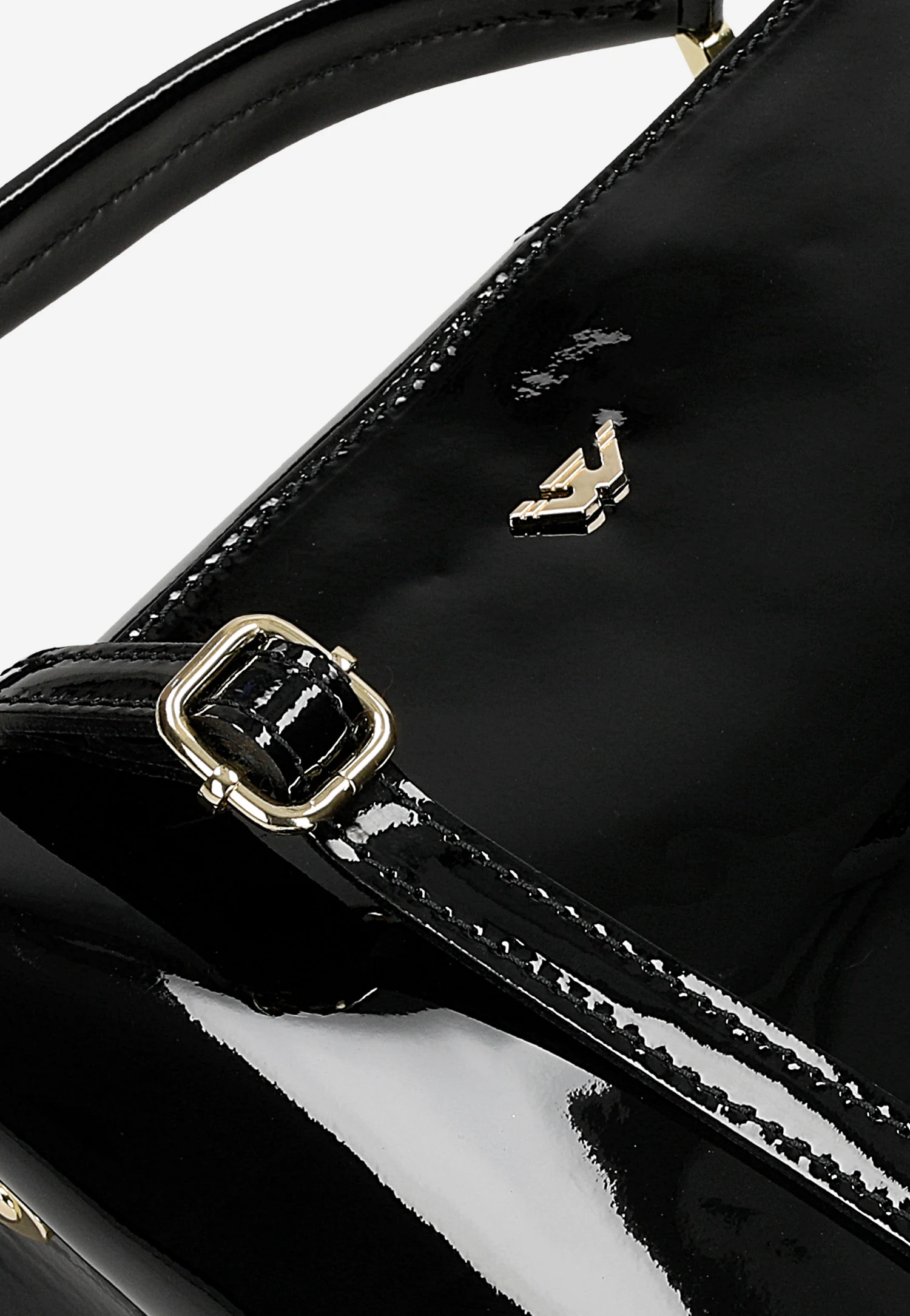 Elegancki kuferek czarny lakierowany