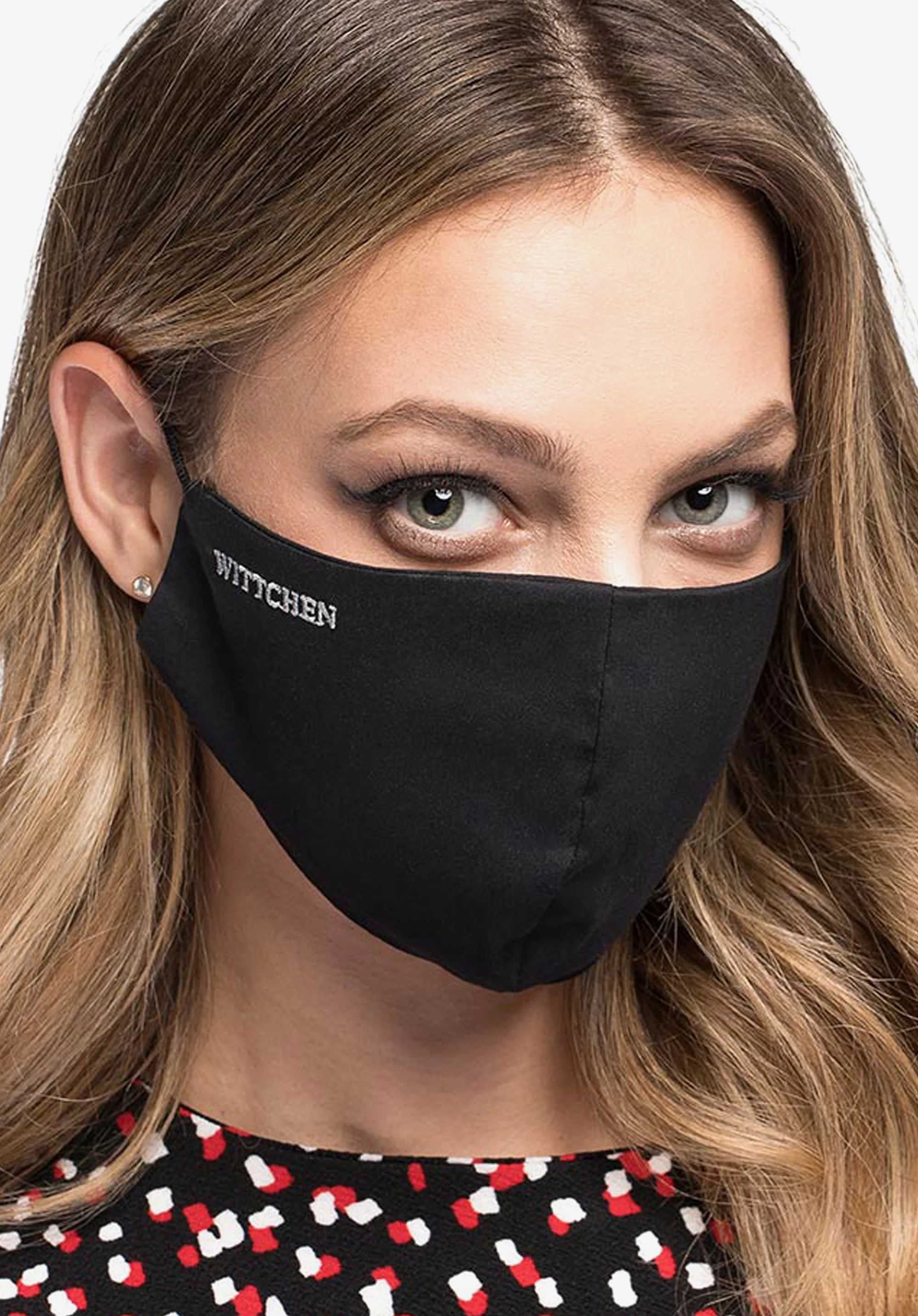 Maseczka bawełniana profilowana z białym logo