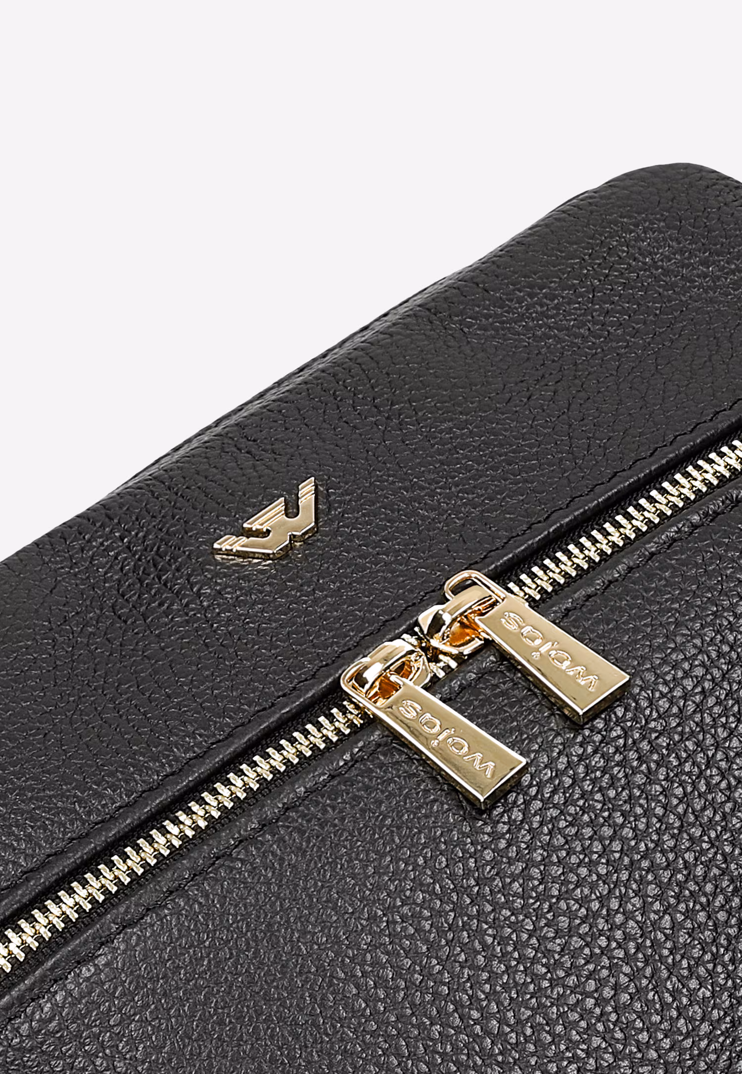 Mała czarna torebka skórzana z ozdobnymi zamkami