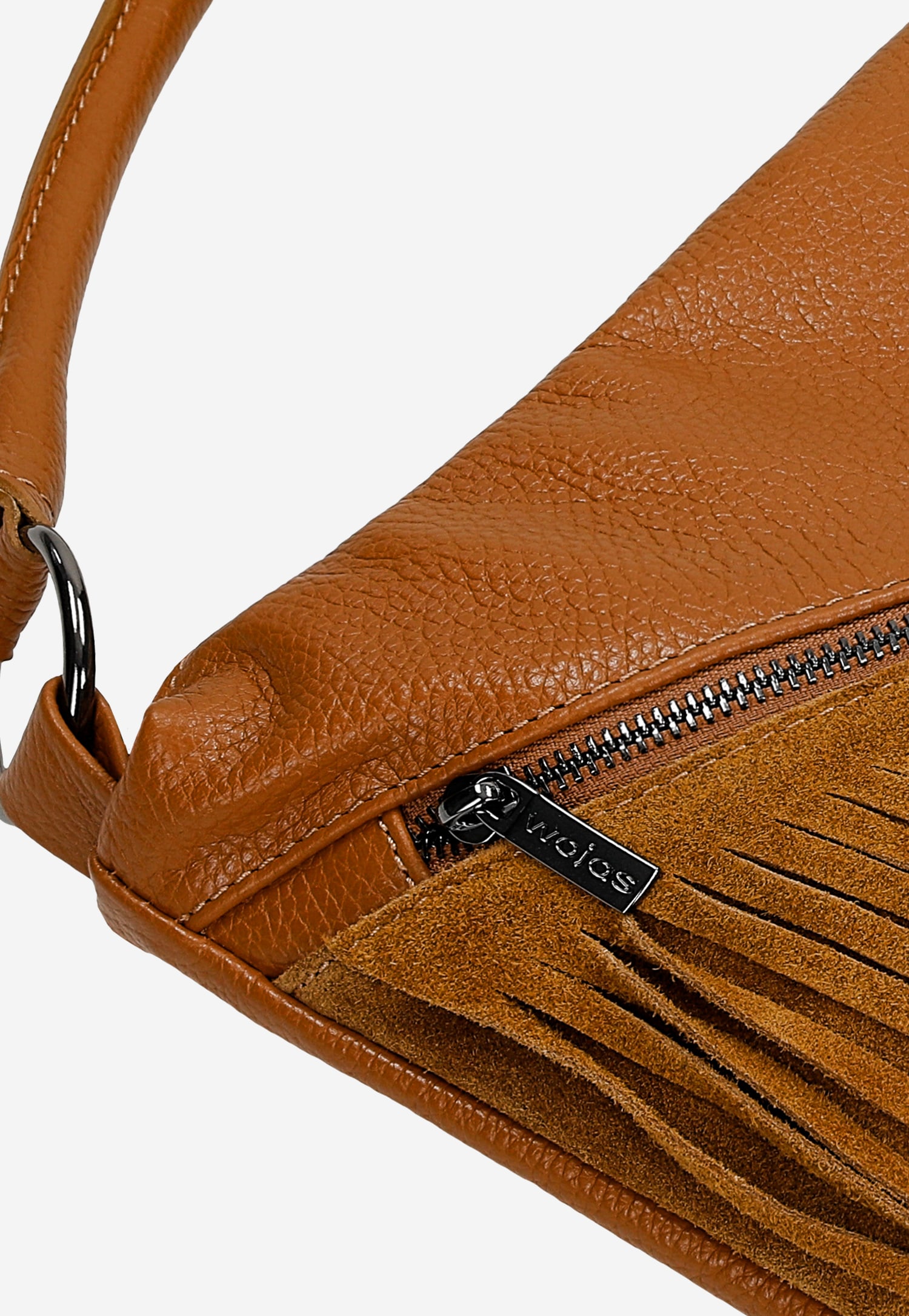 Jasnobrązowa skórzana torebka damska z frędzlami i łańcuchem