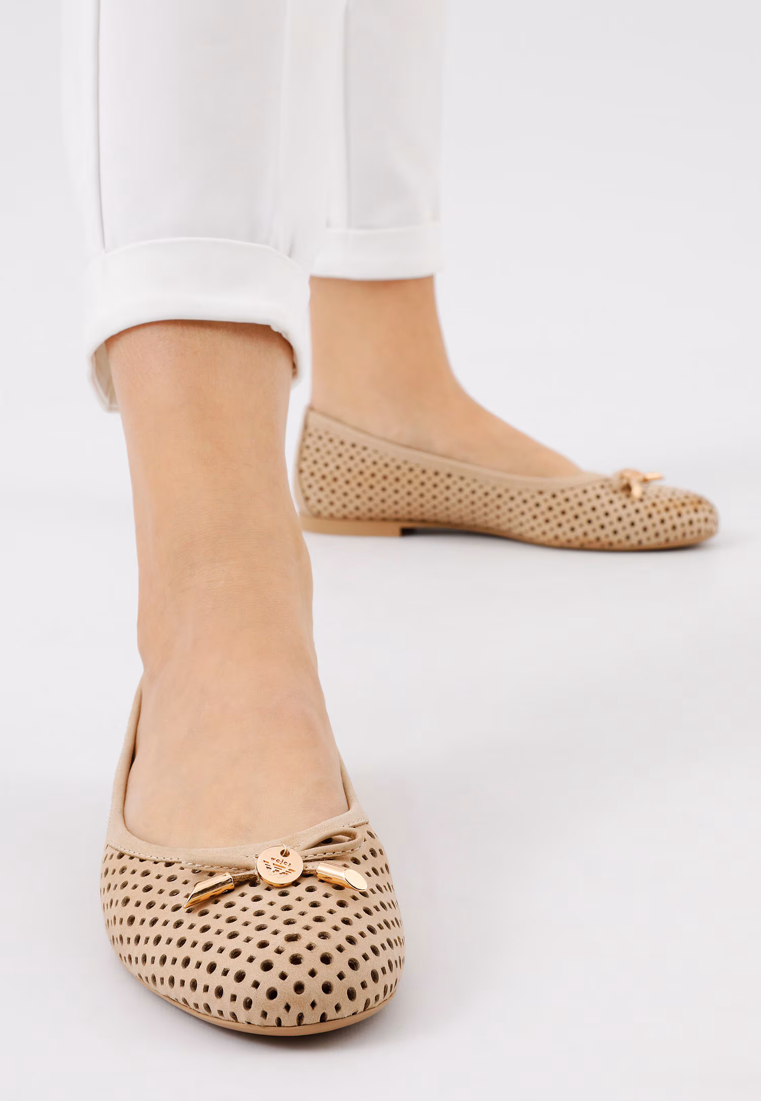 Kobiece ażurowe baleriny damskie w kolorze beżowym