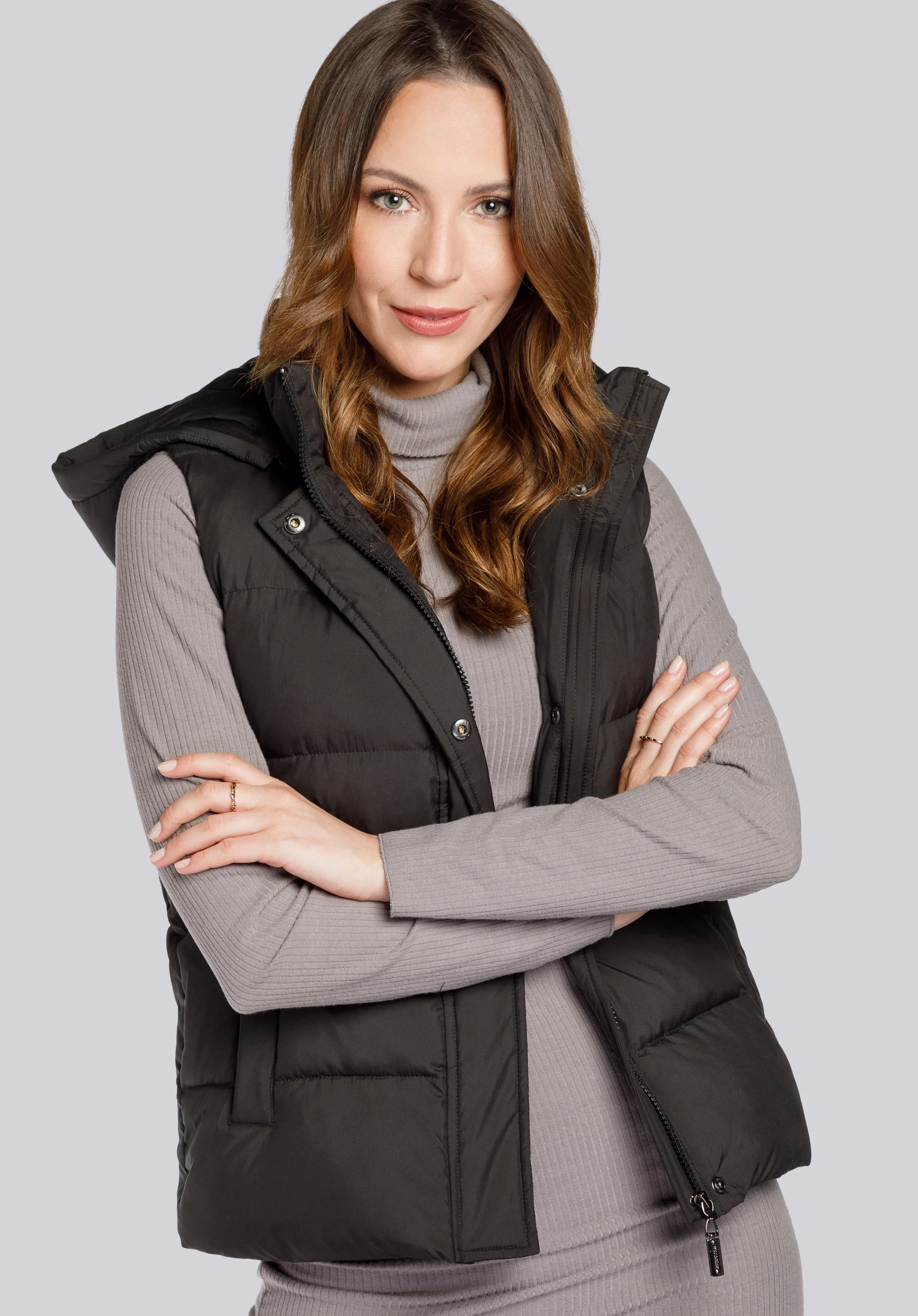 Damska kamizelka pikowana z odpinanym kapturem