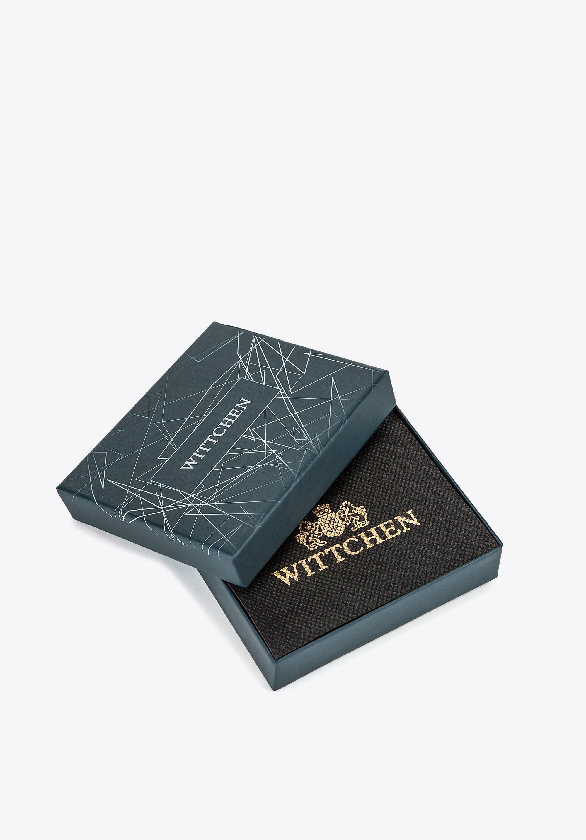 Damski portfelik skórzany z patką