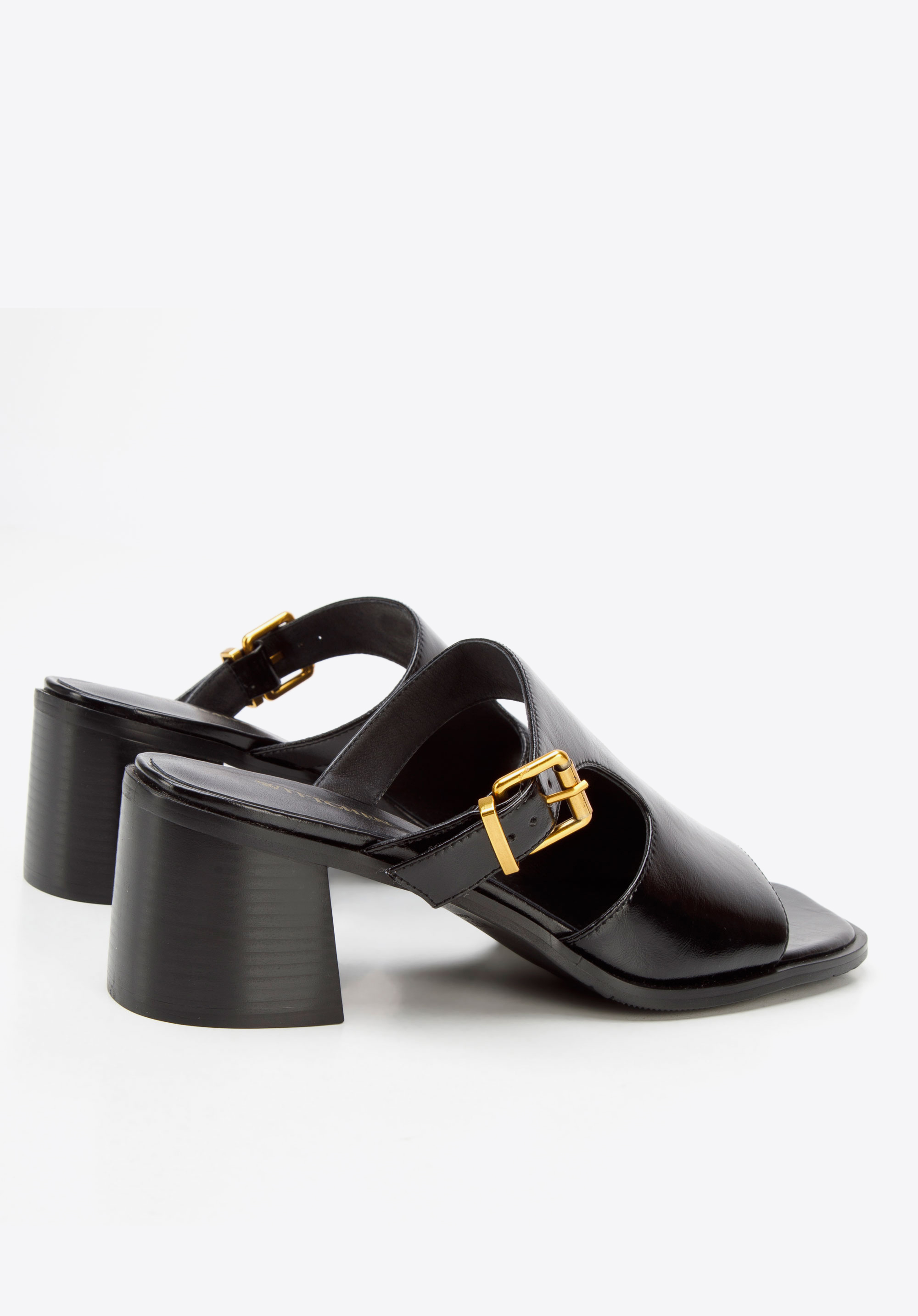 Klapki skórzane na słupku ze sprzączką