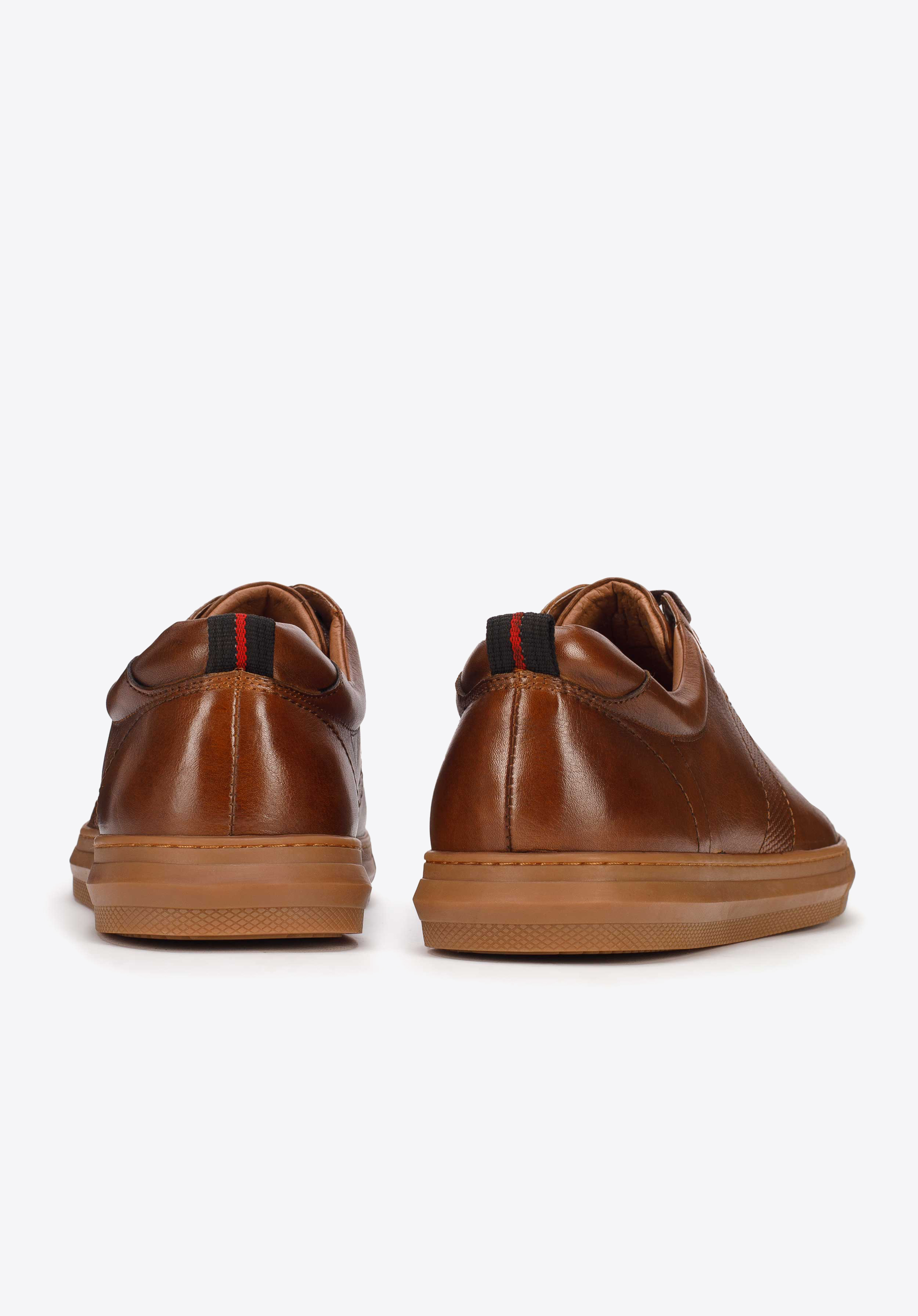 Męskie sneakersy skórzane z motywem plecionki po bokach