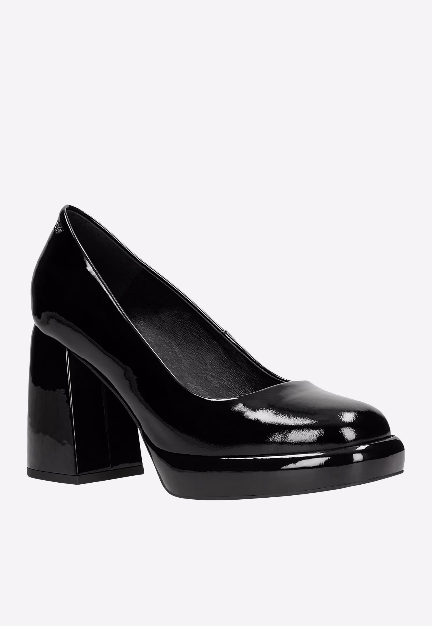 Czarne lakierowane czółenka na masywnym obcasie