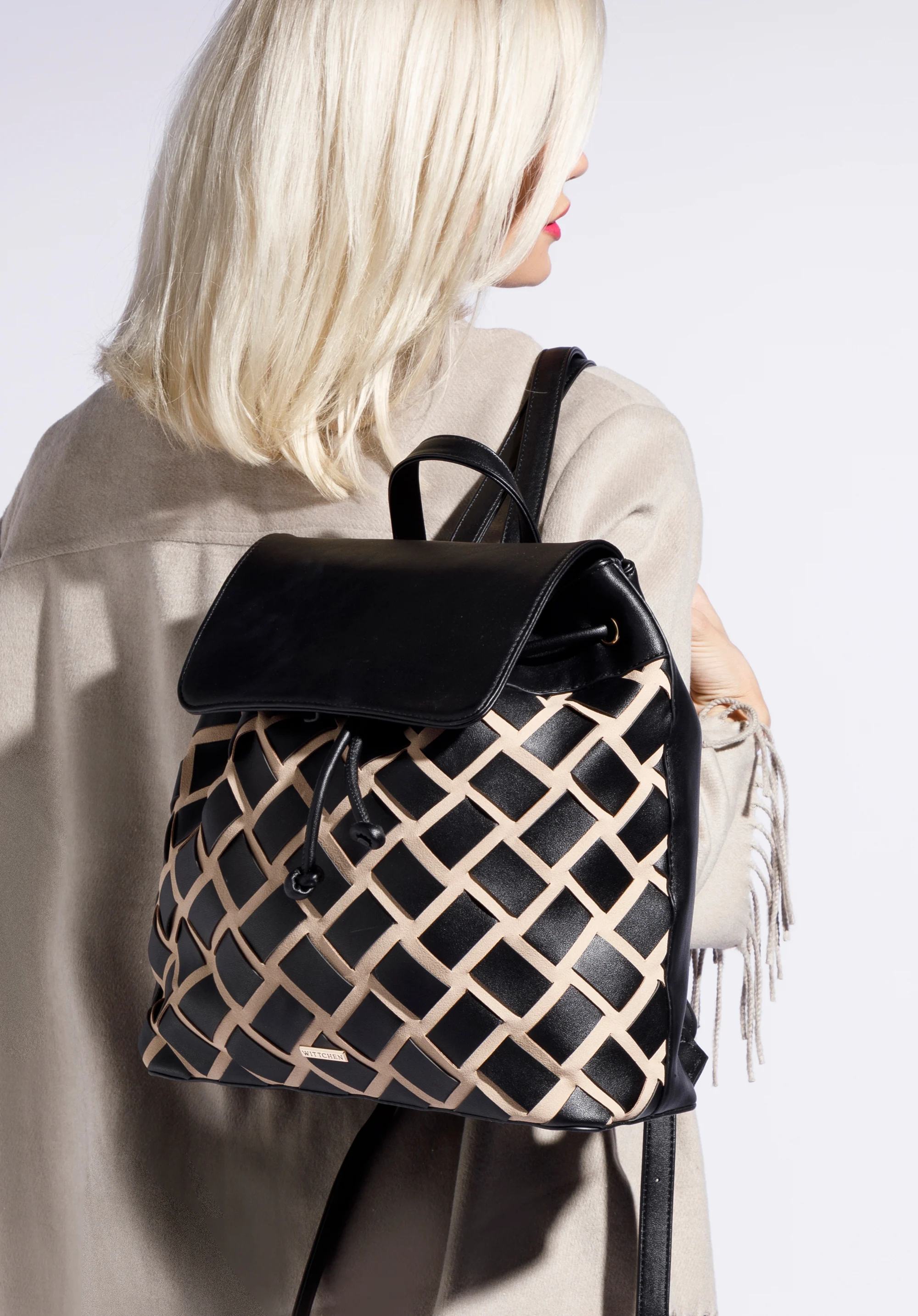 Damski plecak z plecionką na przodzie