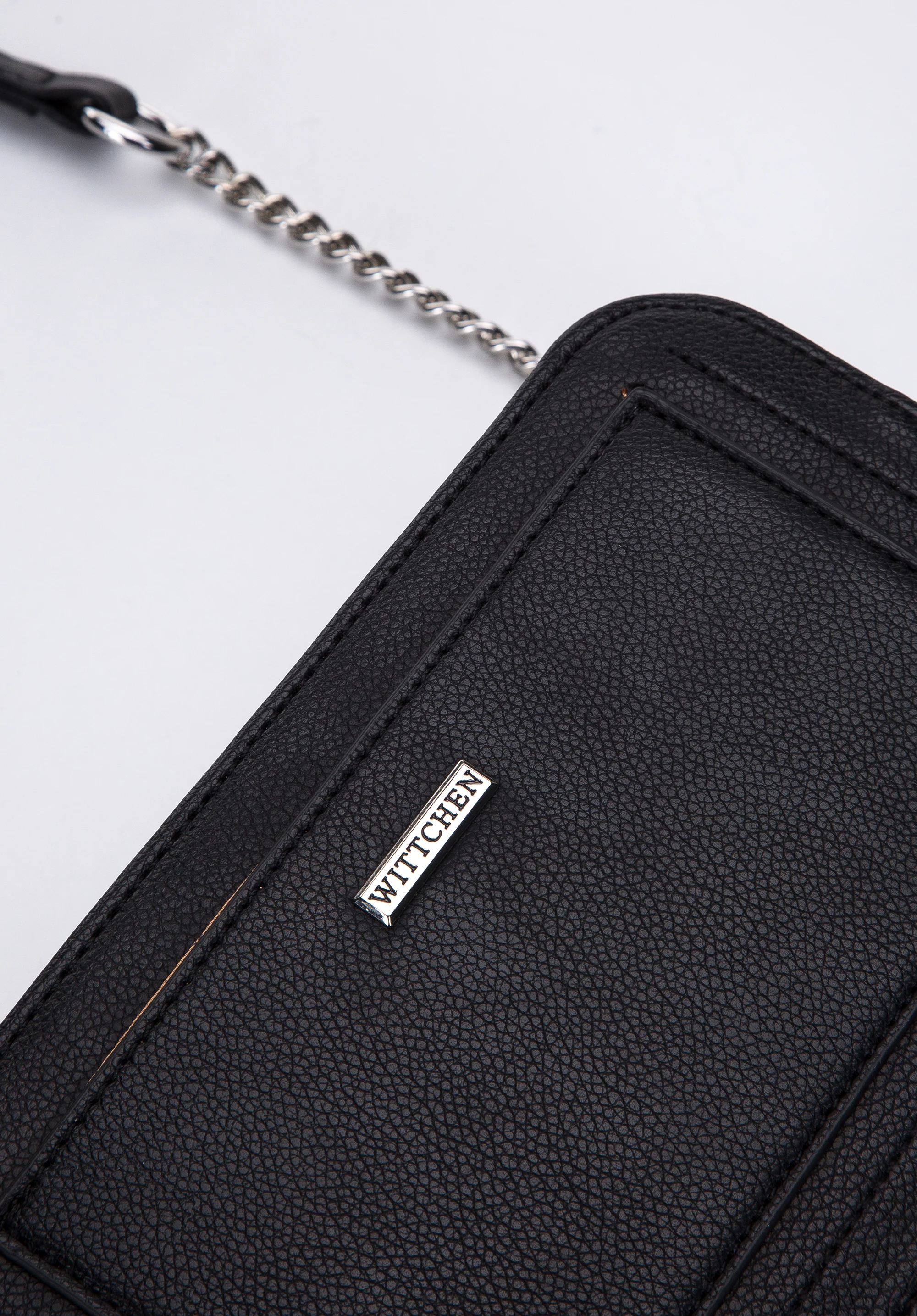 Damska listonoszka pudełkowa z obszytą kieszenią