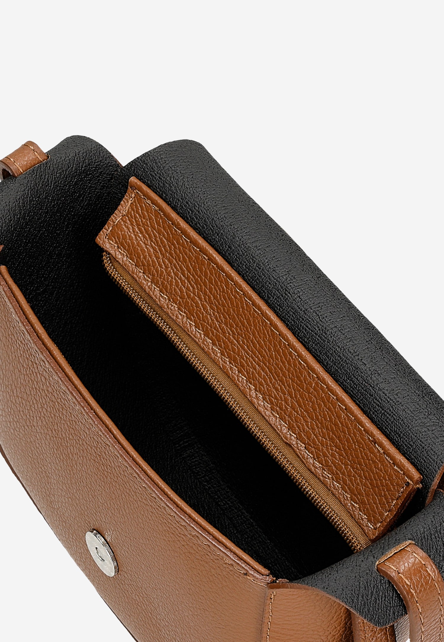 Jasnobrązowa skórzana torebka damska typu saddle bag