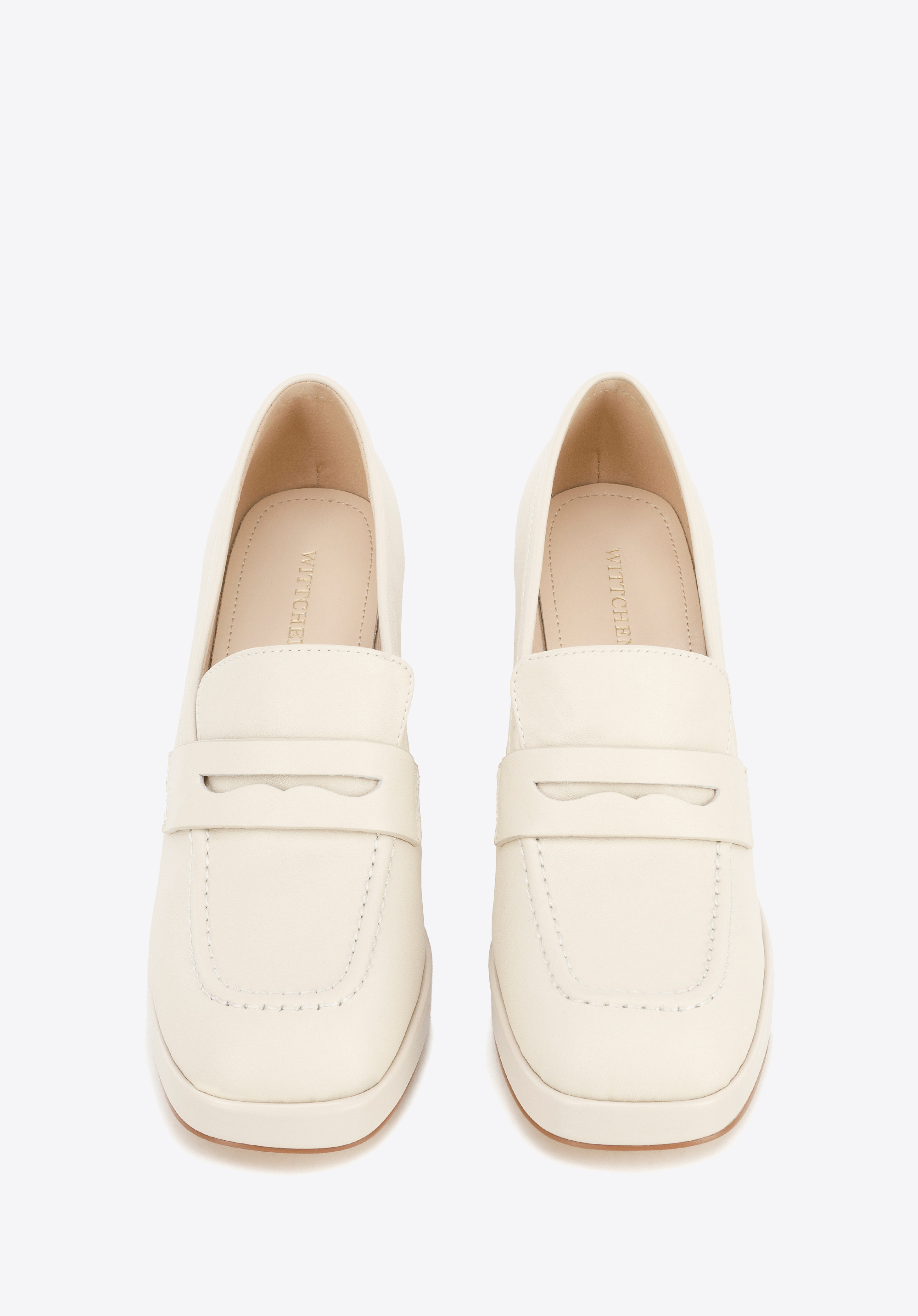 Czółenka ze skóry na platformie klasyczne