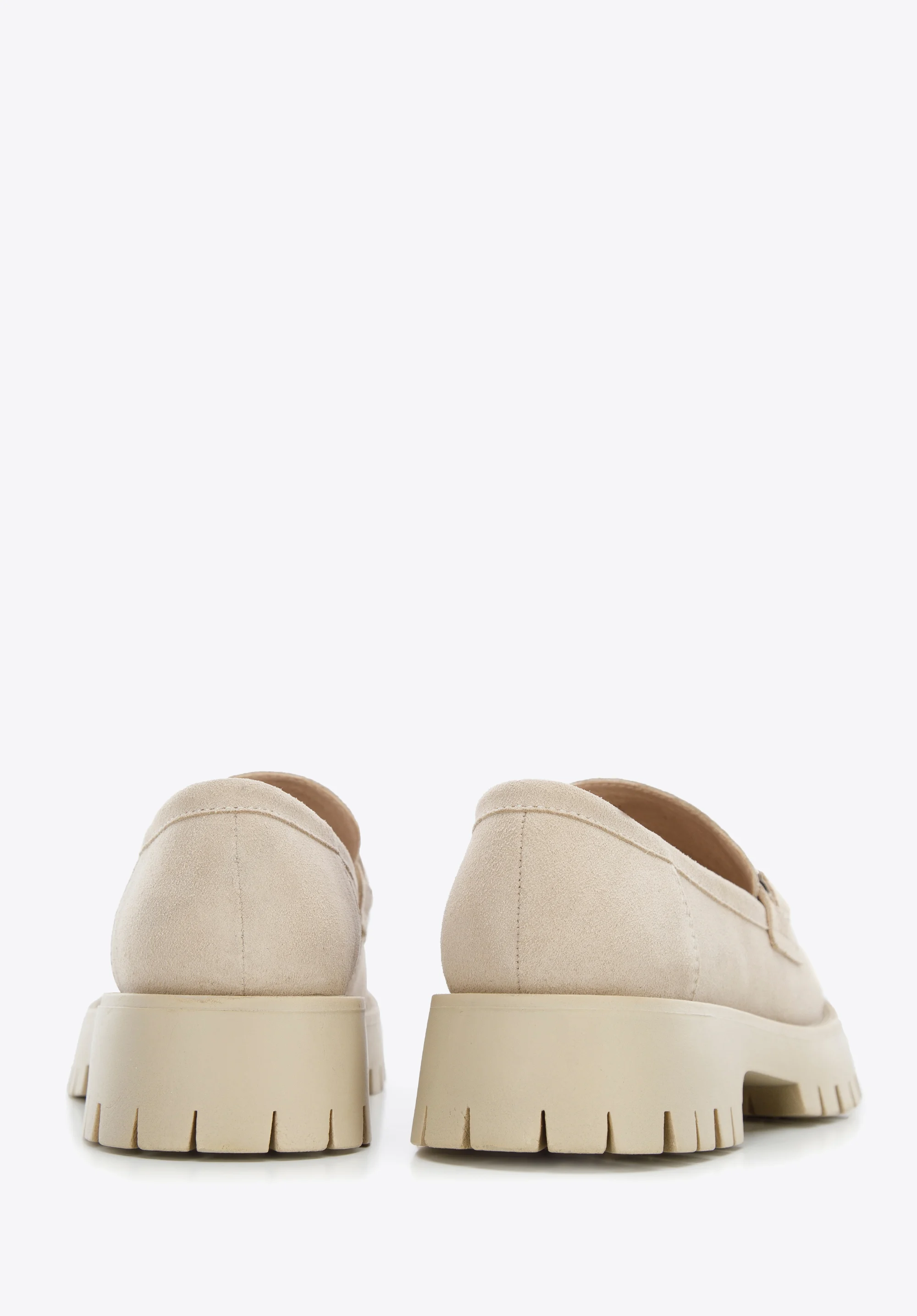 Damskie mokasyny zamszowe z klamrą na platformie