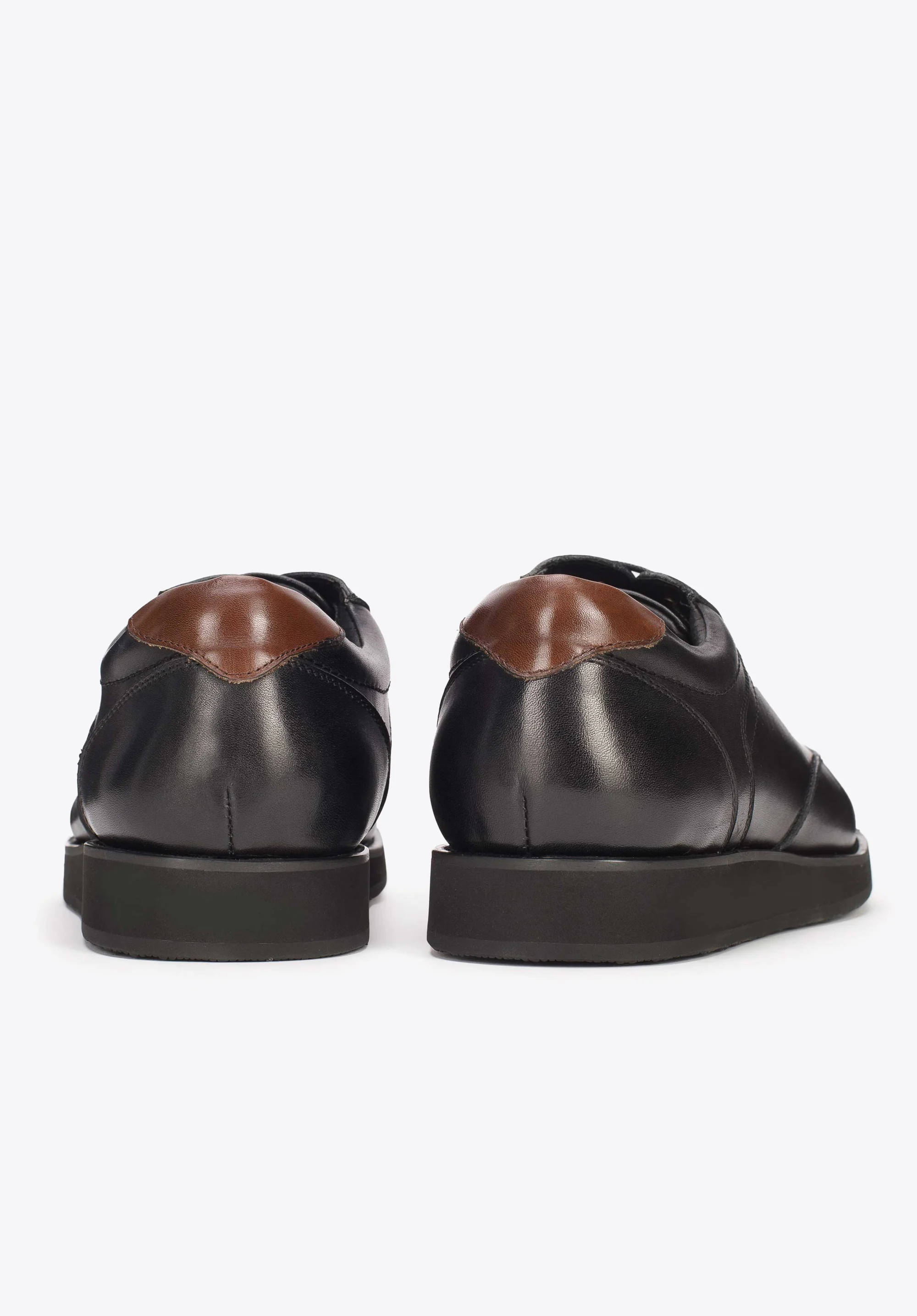 Męskie sneakersy ze skóry licowej na płaskiej podeszwie