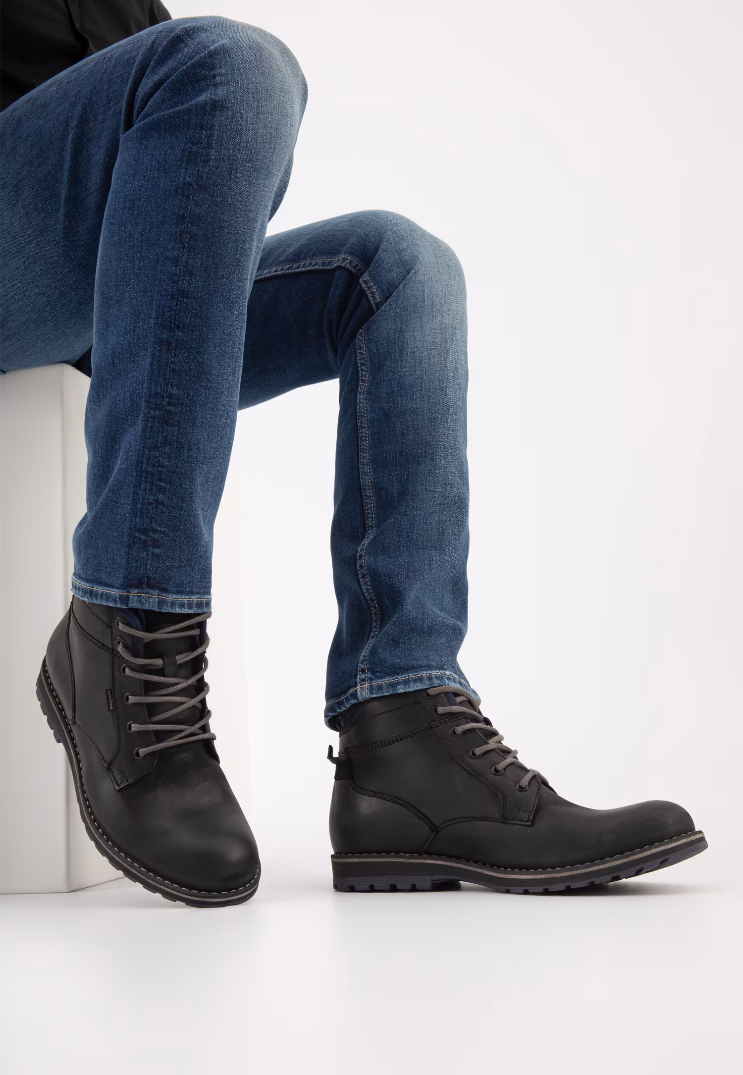 Brązowe workery męskie z ozdobną pikowaną cholewką