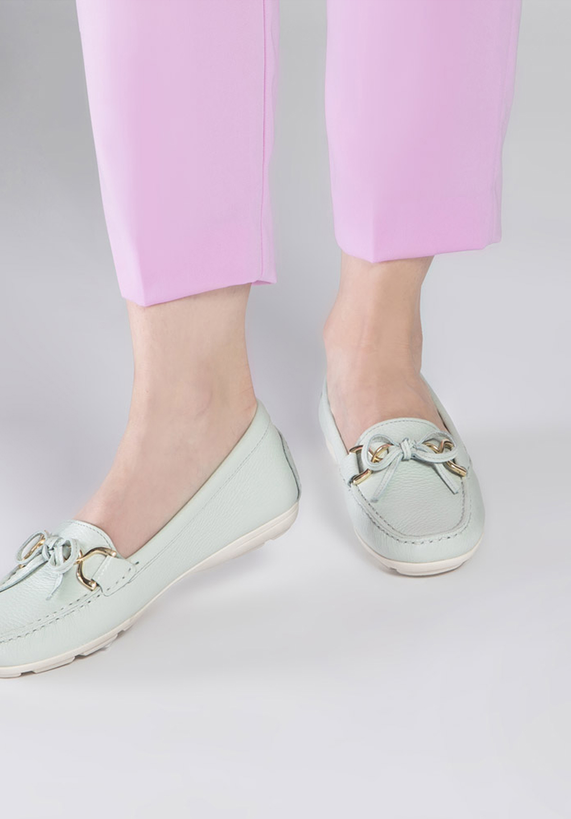 Damskie mokasyny skórzane z kokardką