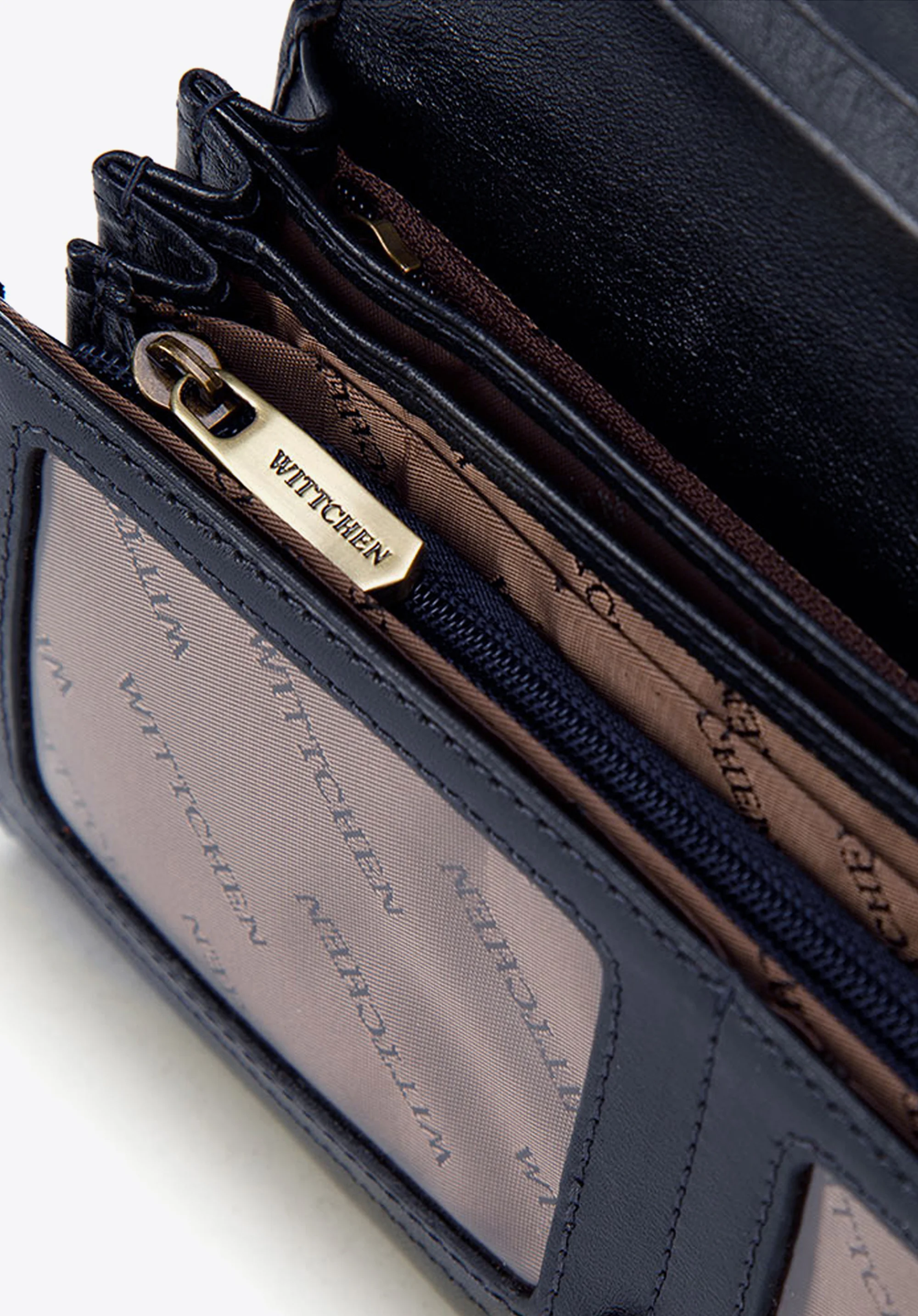 Damski portfel skórzany z herbem duży