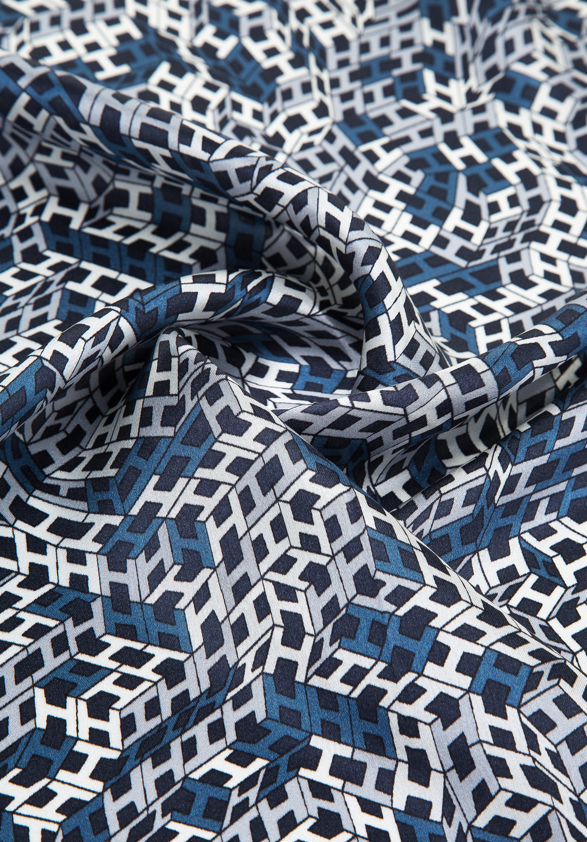 Damska apaszka jedwabna we wzory