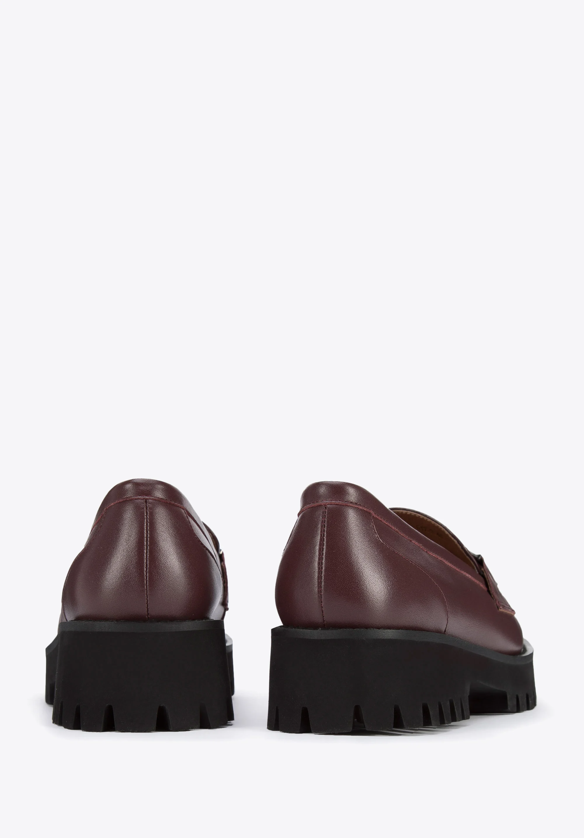 Damskie mokasyny ze skóry z klamrą na grubej podeszwie