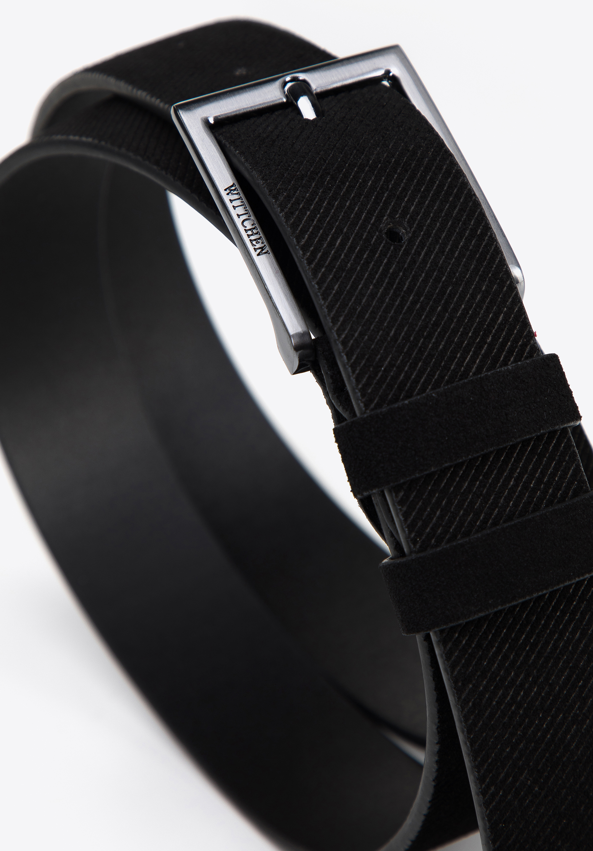 Męski pasek zamszowy tłoczony w paseczki