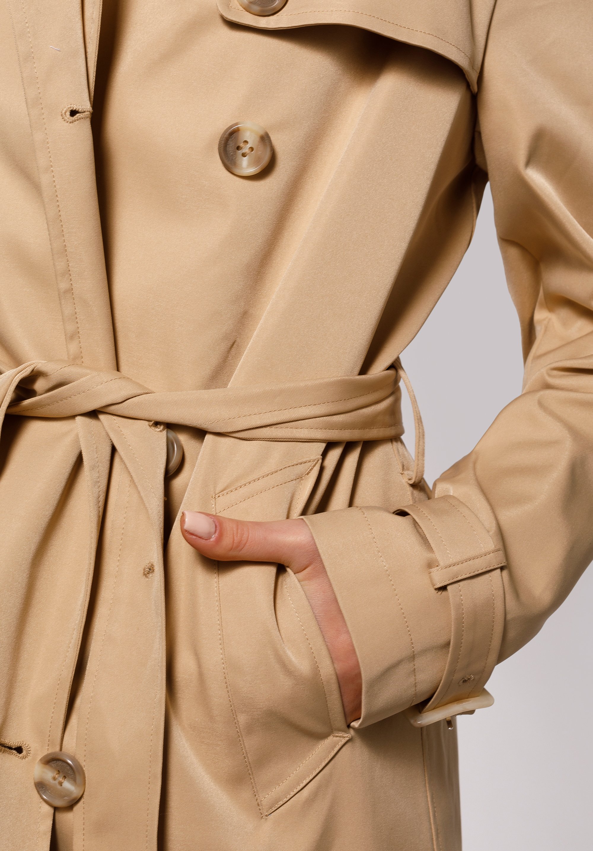 Damski trencz dwurzędowy