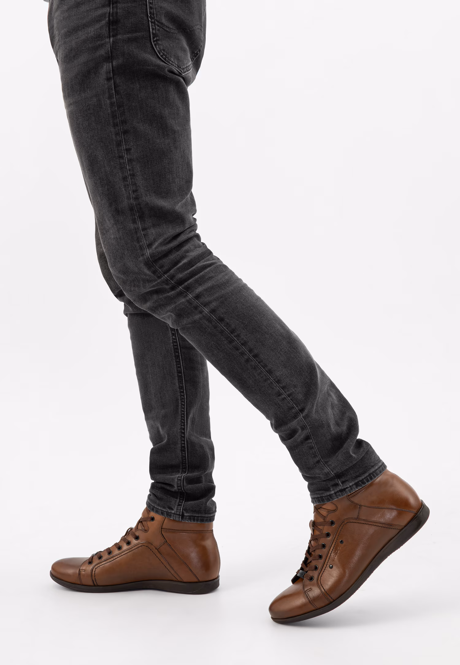 Jasnobrązowe trzewiki męskie ze skóry licowej