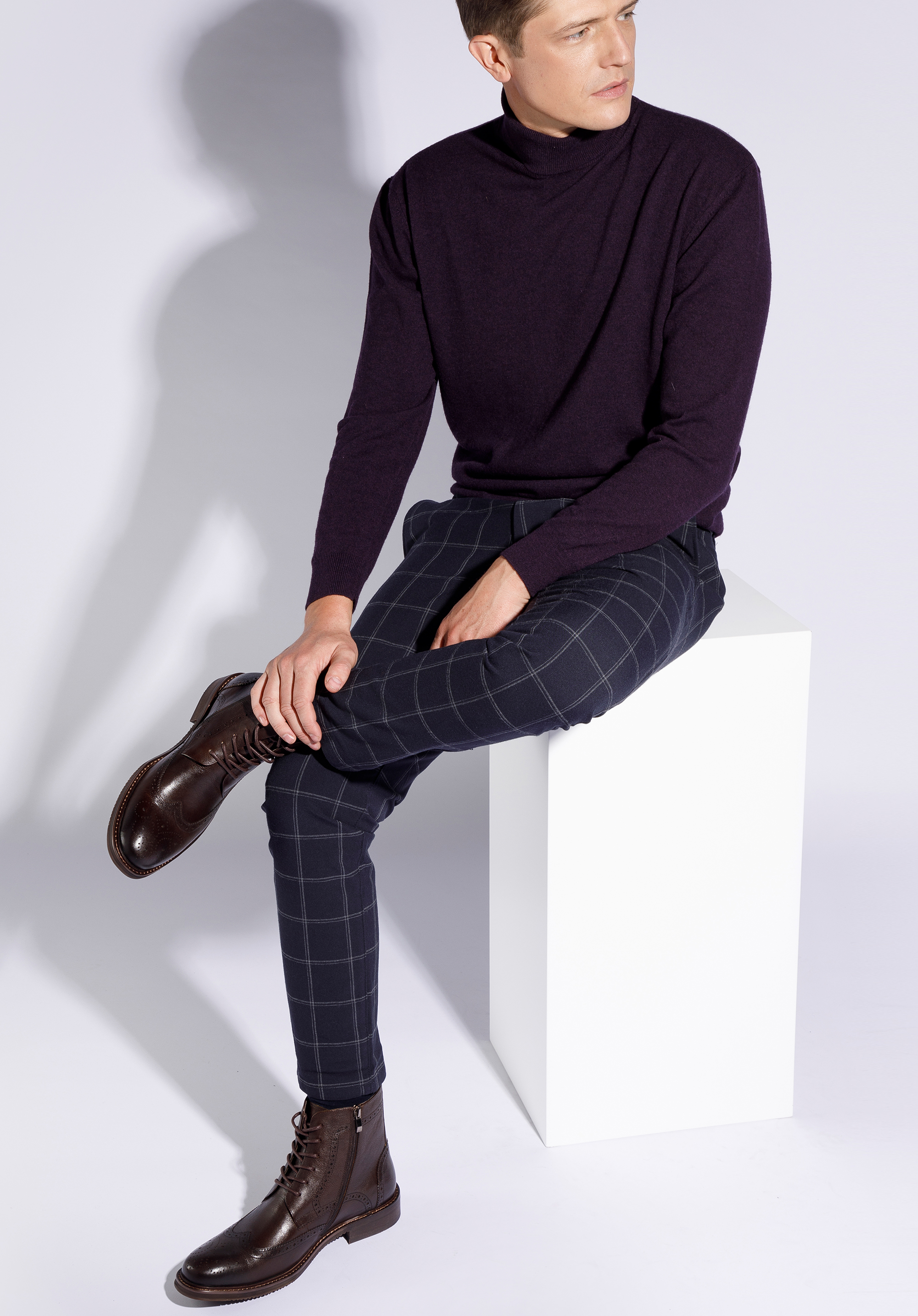 Męskie trzewiki skórzane z dziurkowaniem wysokie