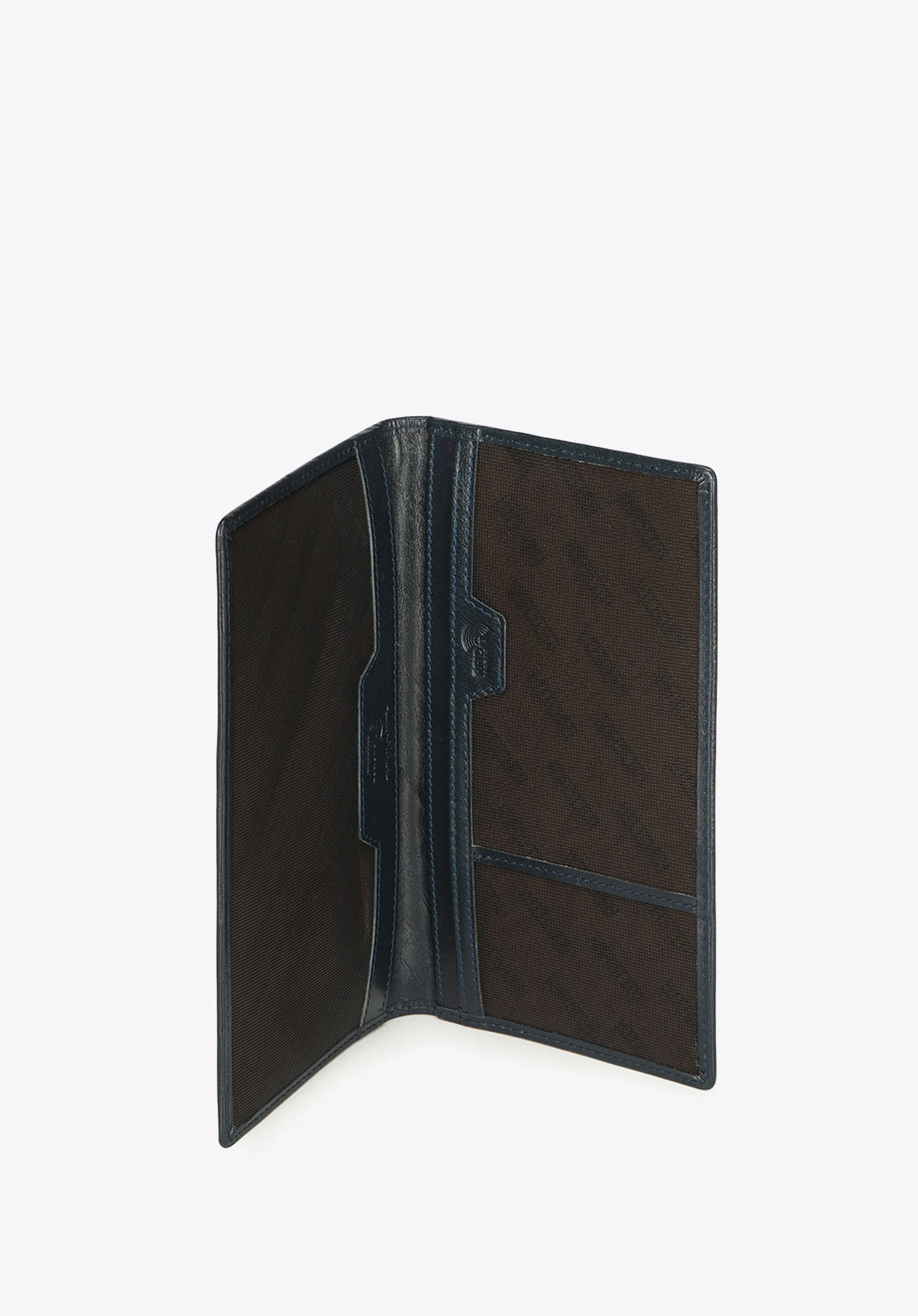 Etui na paszport skórzane lakierowane