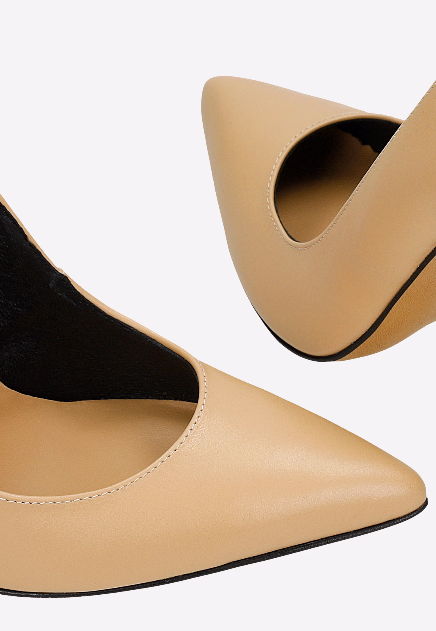 Wysokie skórzane szpilki z czarnymi kontrastującymi wstawkami