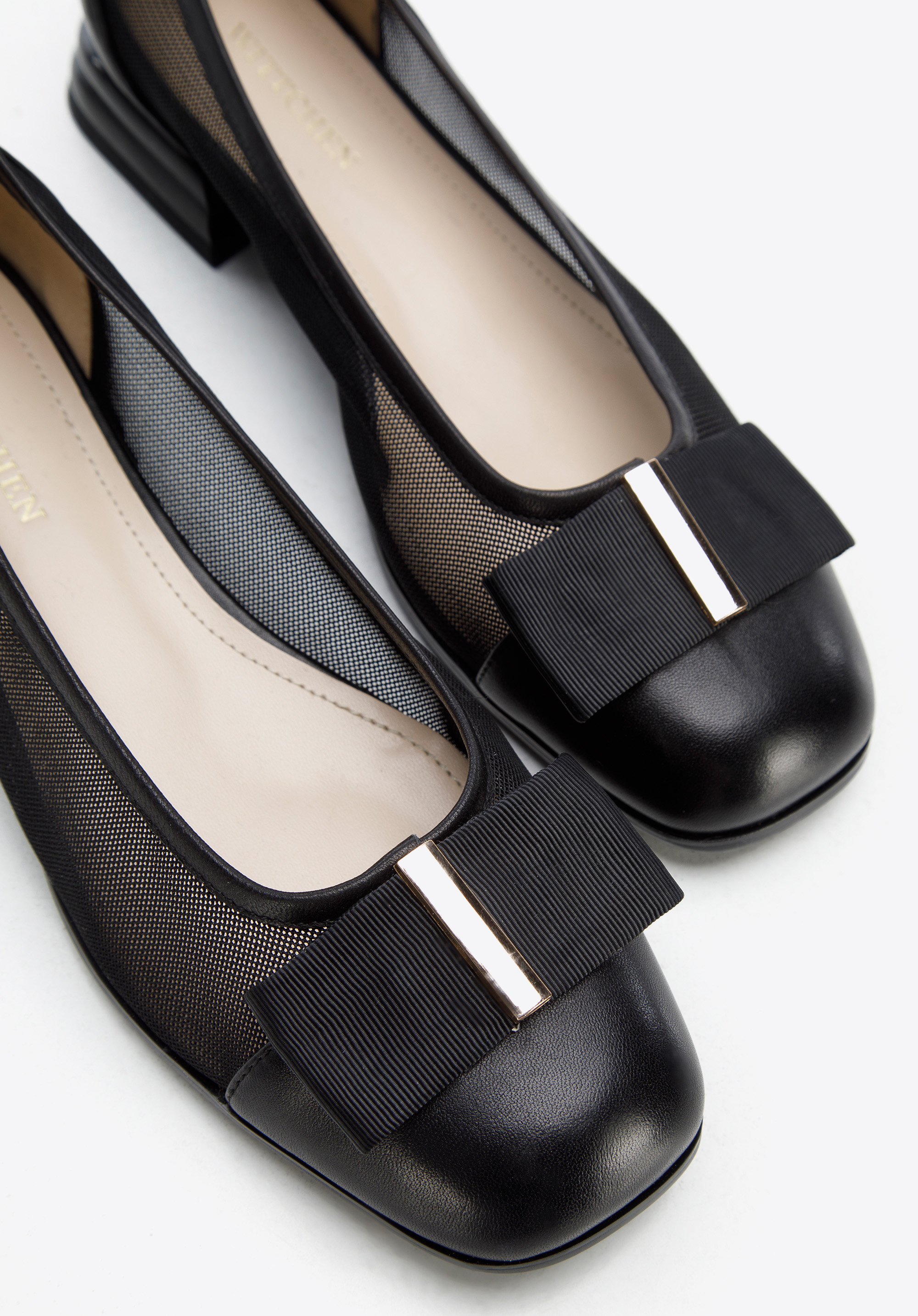 Czółenka transparentne z kokardą