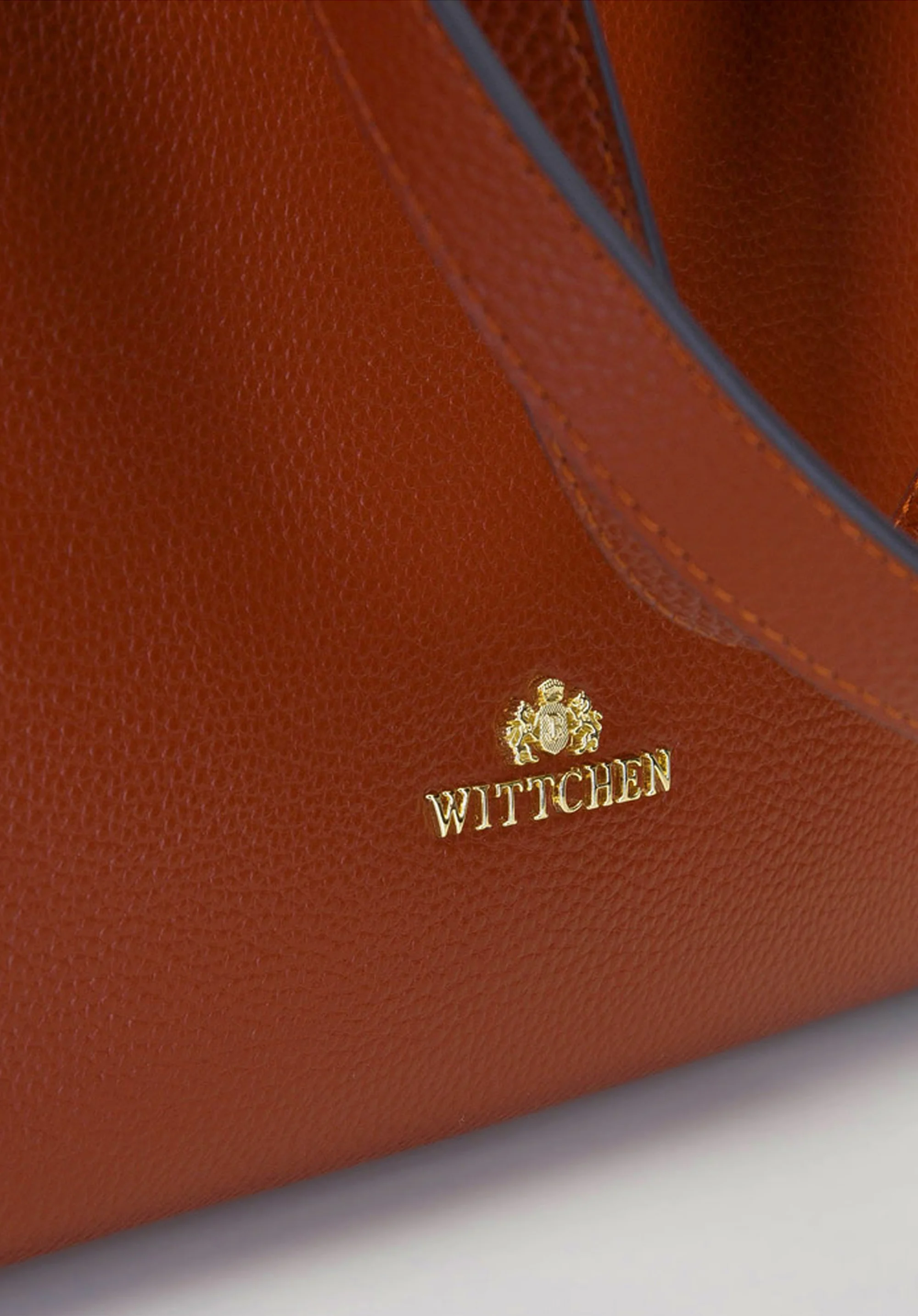 Torebka shopperka ze skóry z ozdobnymi suwakami