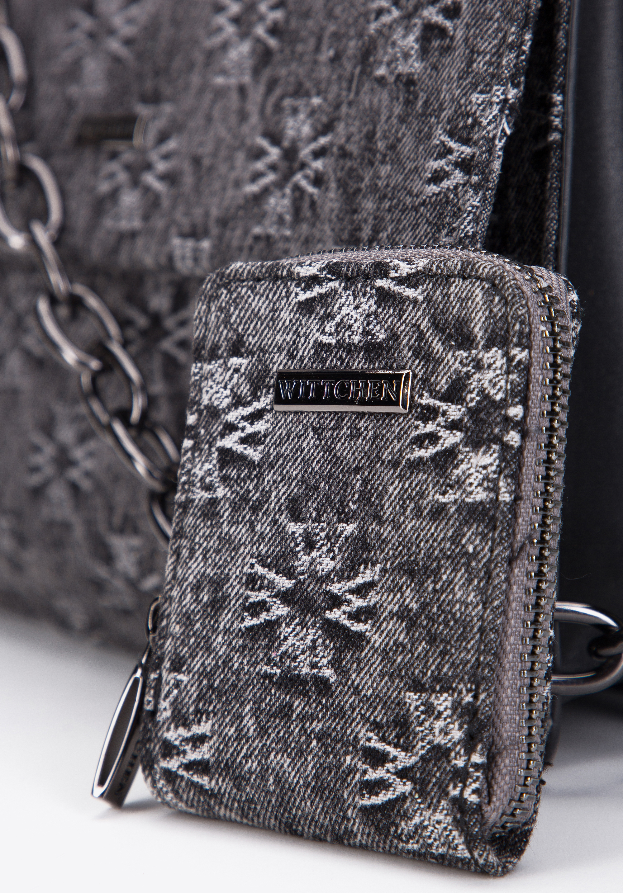 Damska listonoszka dżinsowa w monogram