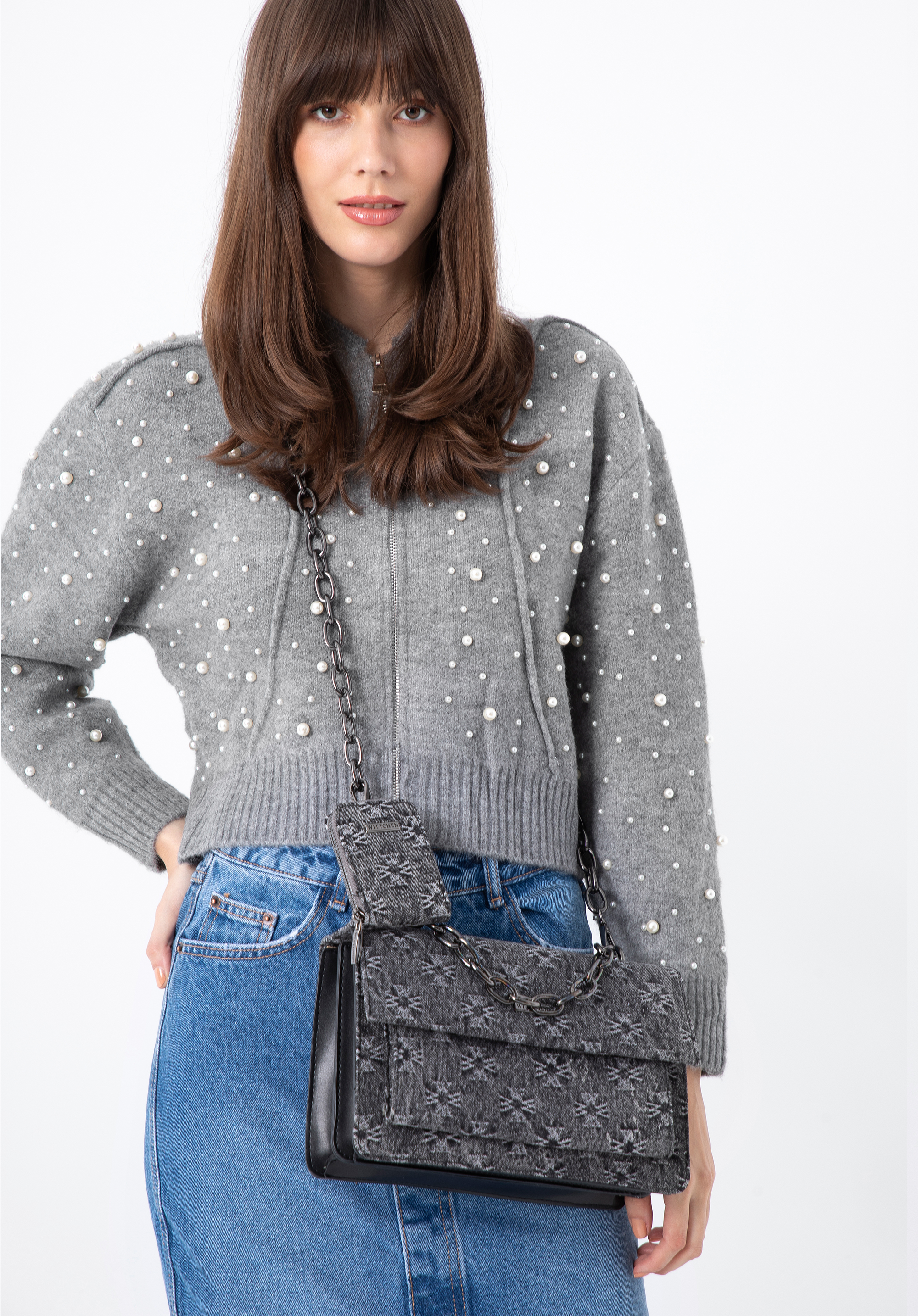 Damska listonoszka dżinsowa w monogram