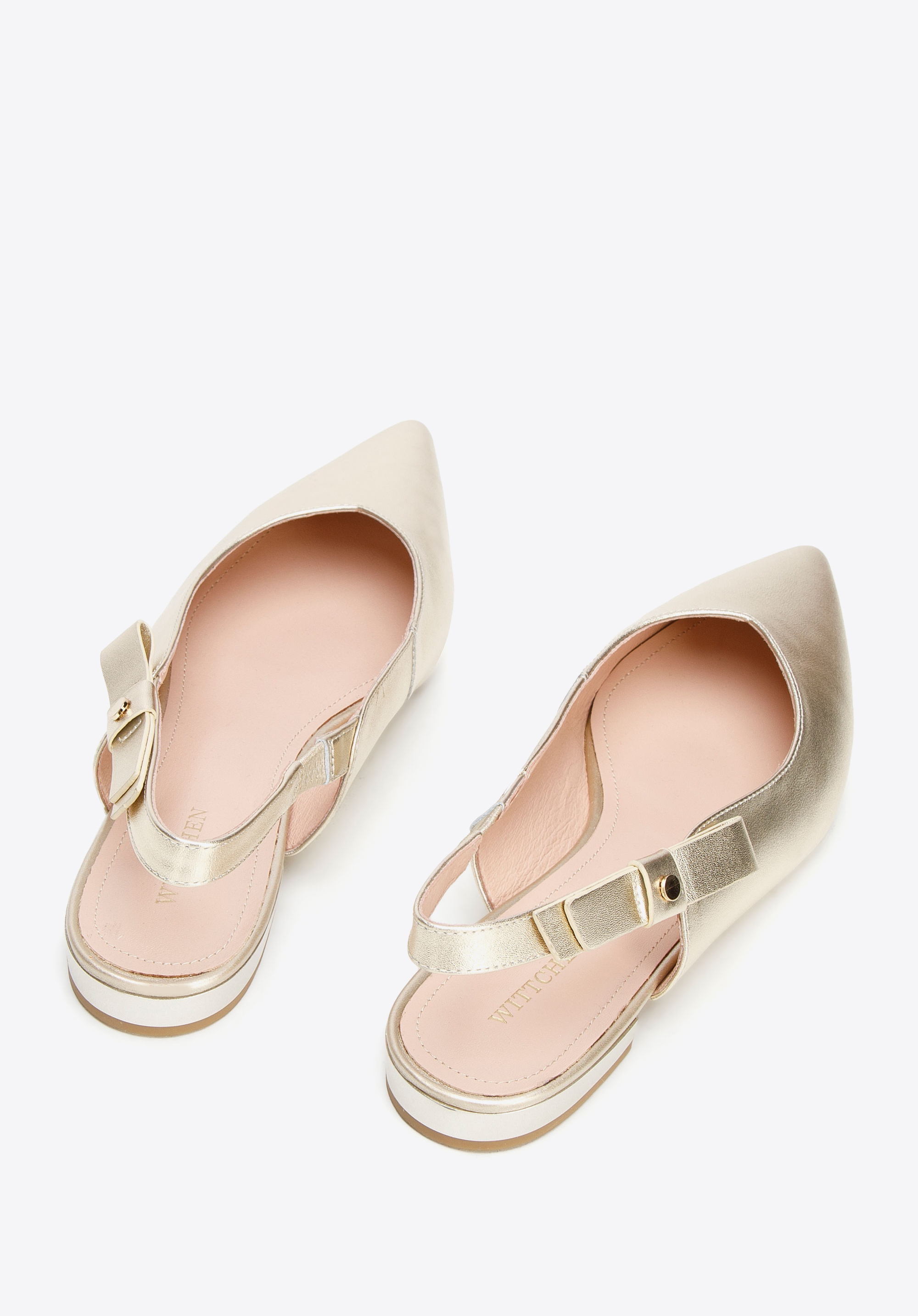 Czółenka skórzane w szpic z odkrytą piętą