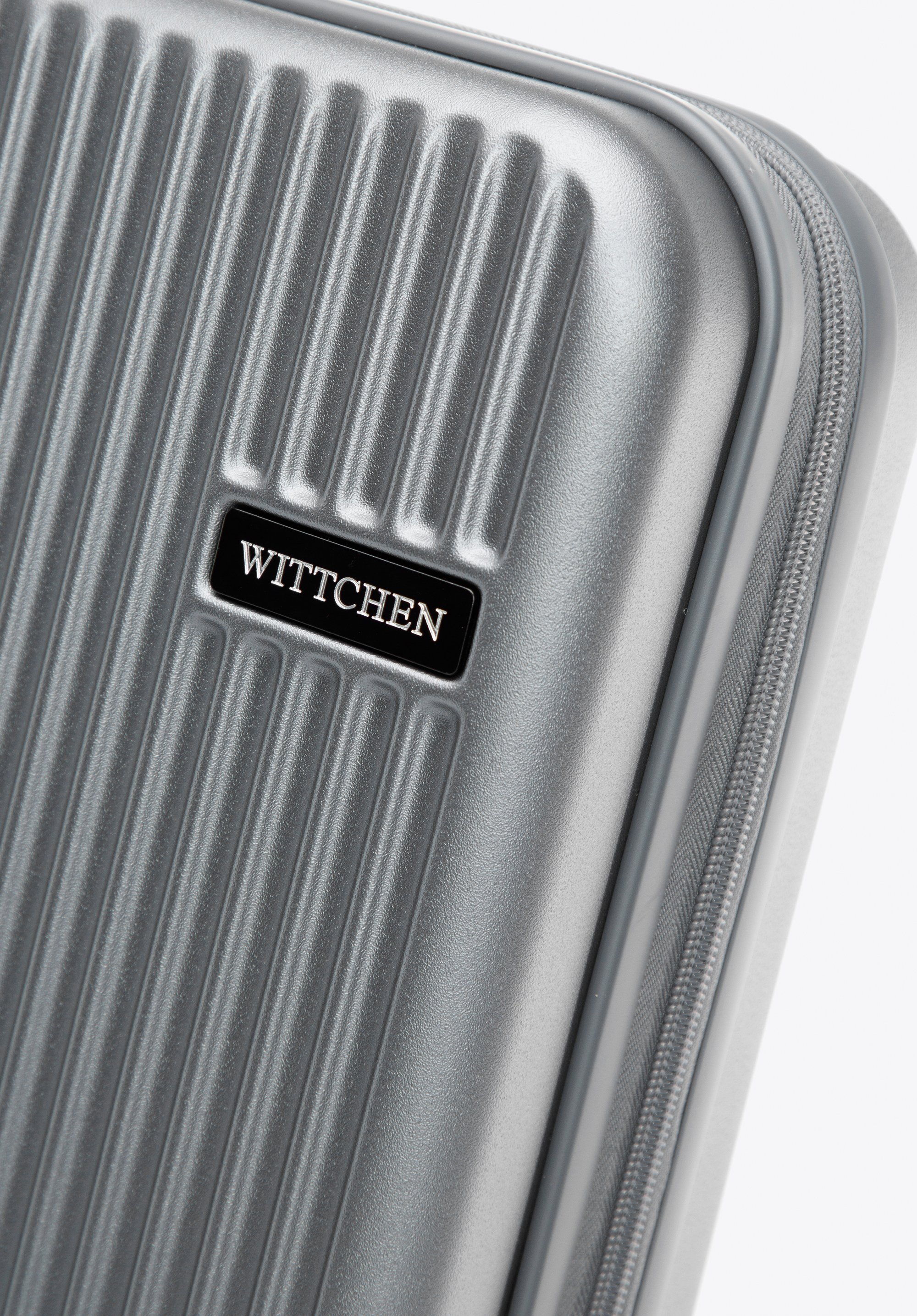 Walizka kabinowa z polikarbonu poszerzana