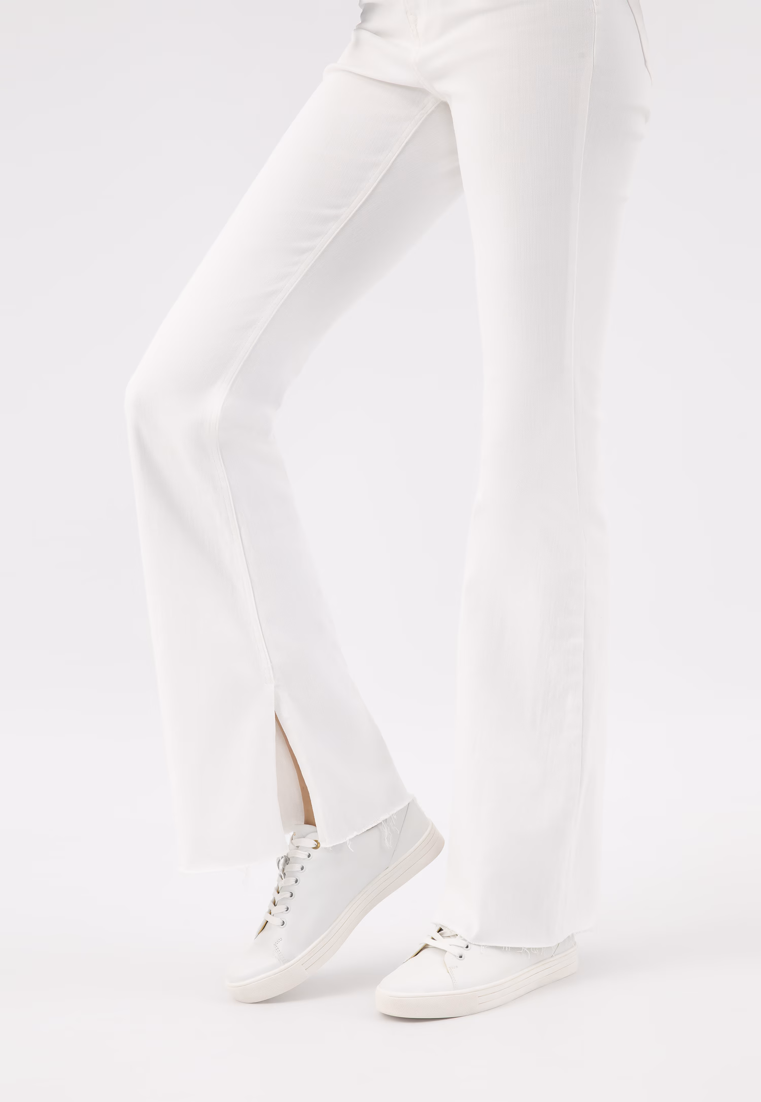 Białe trampki damskie ze skóry licowej