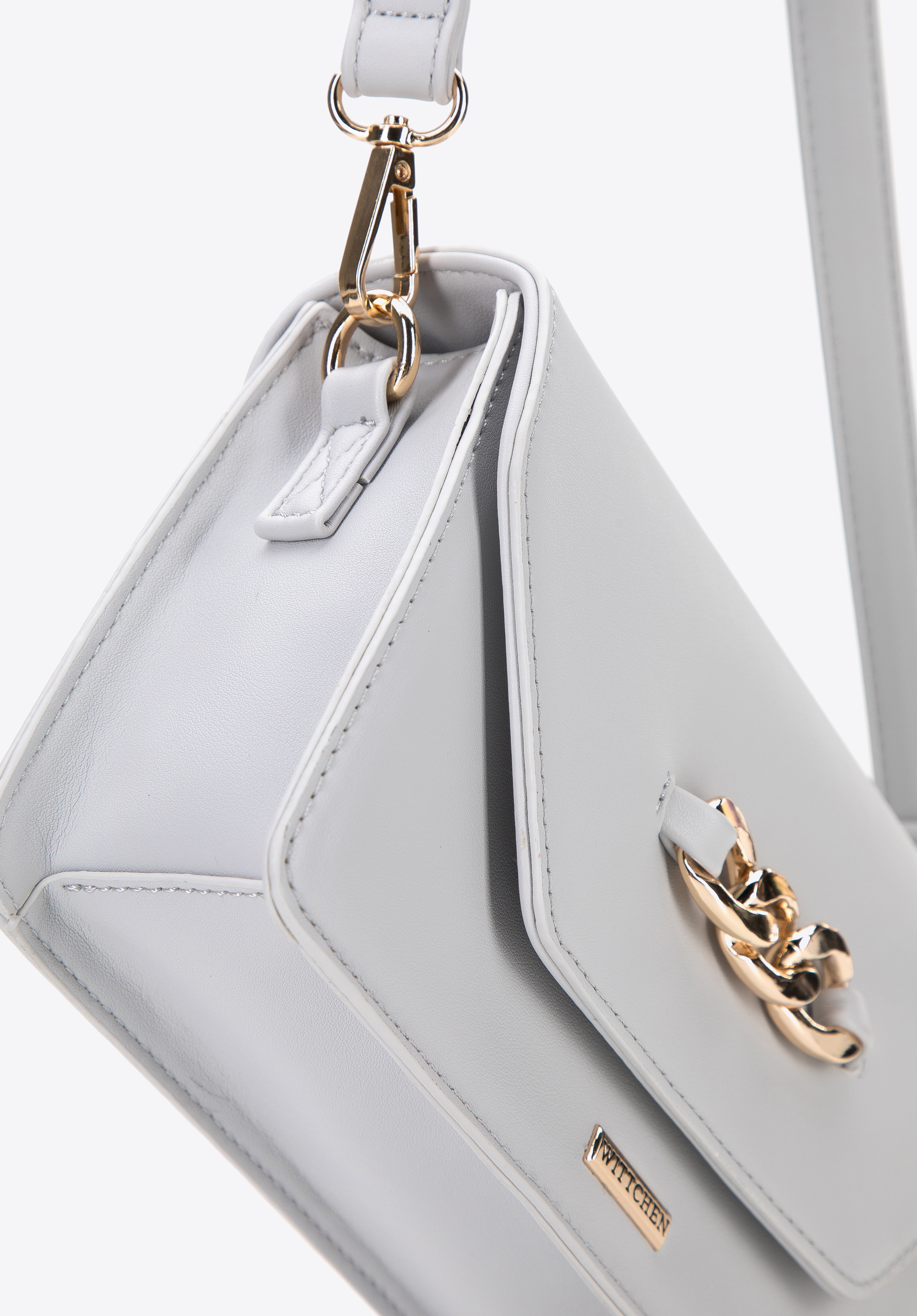 Damska listonoszka z łańcuchem na klapie