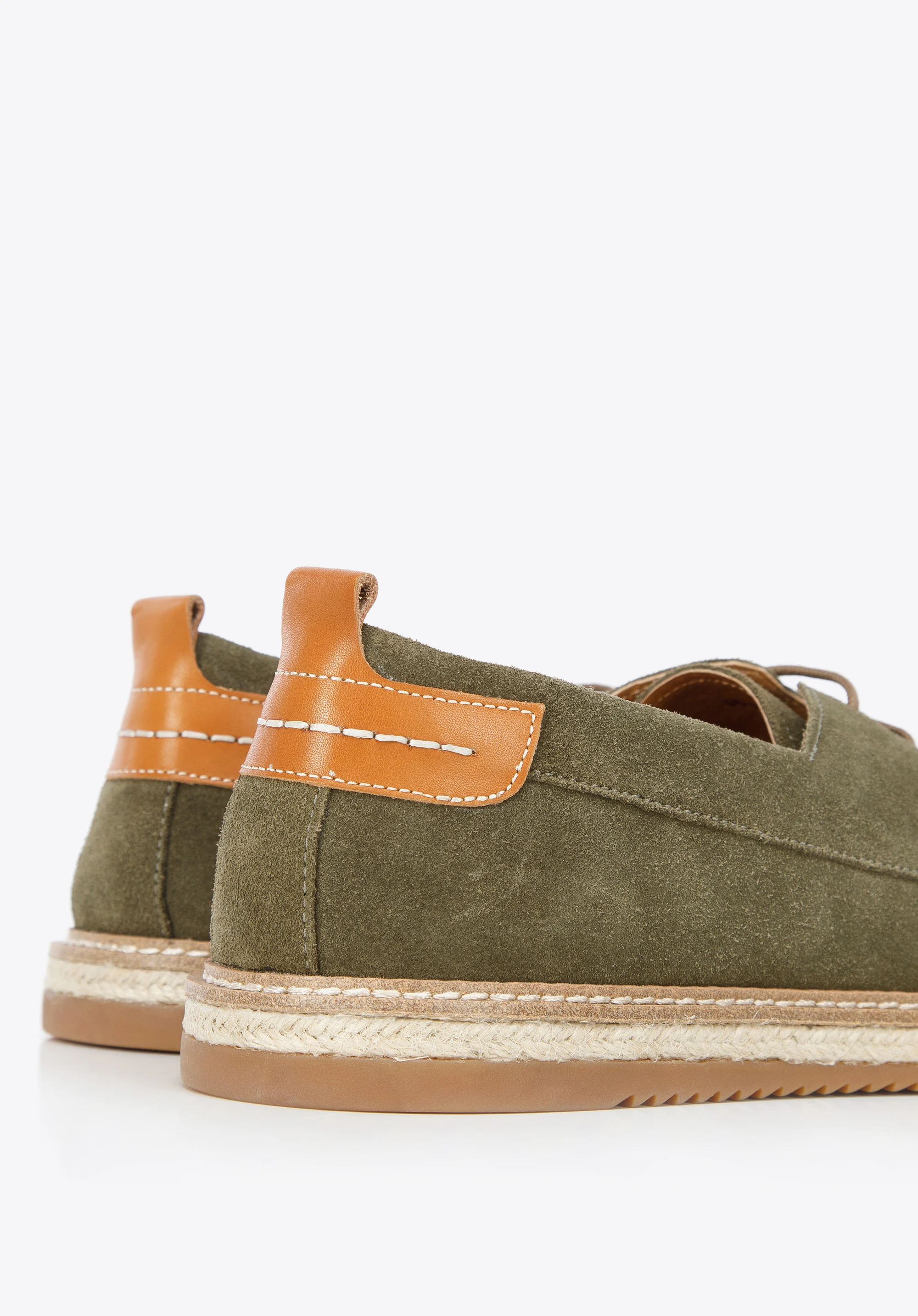 Męskie półbuty zamszowe na sznurkowej podeszwie