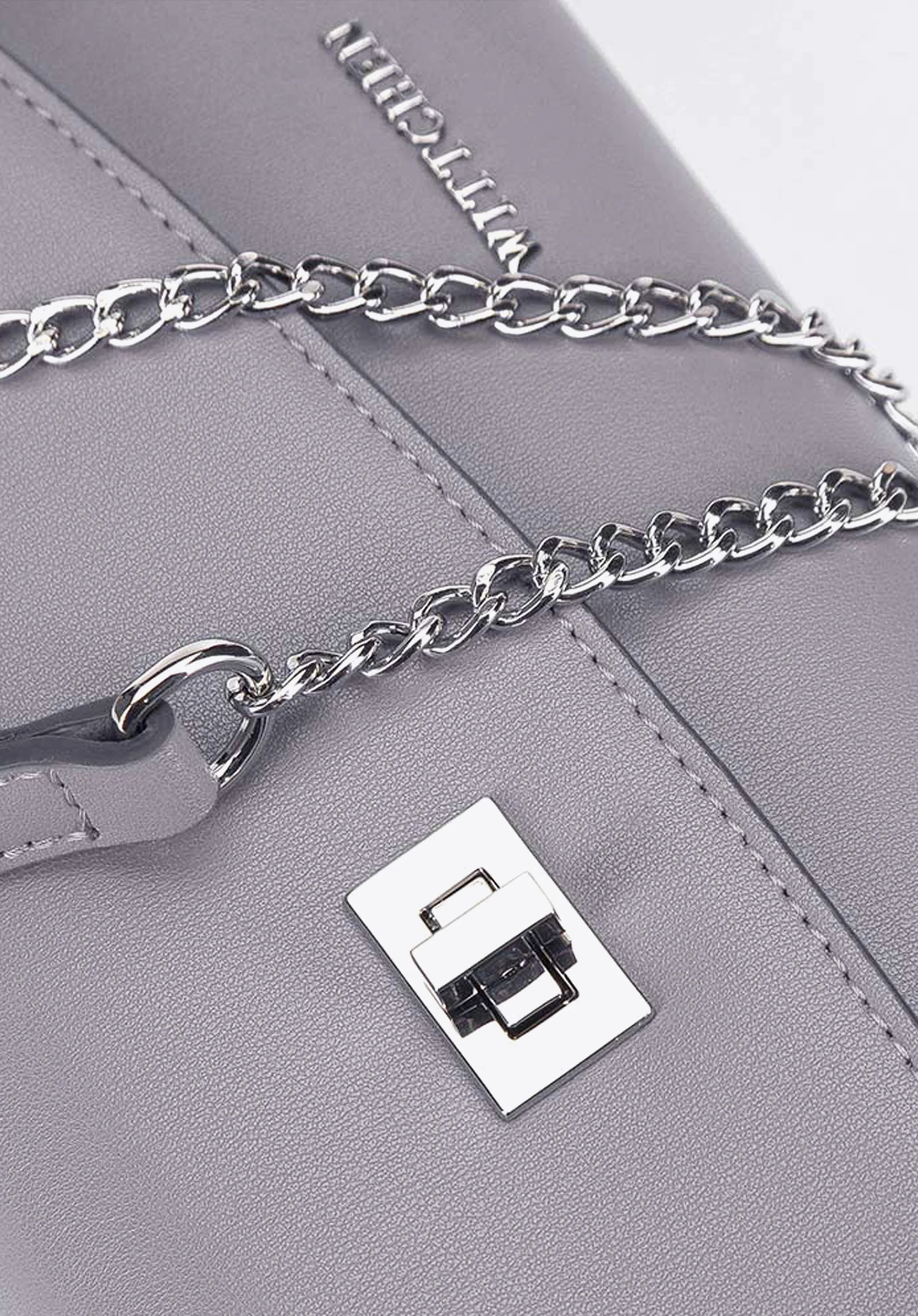 Kopertówka skórzana prosta z łańcuszkiem