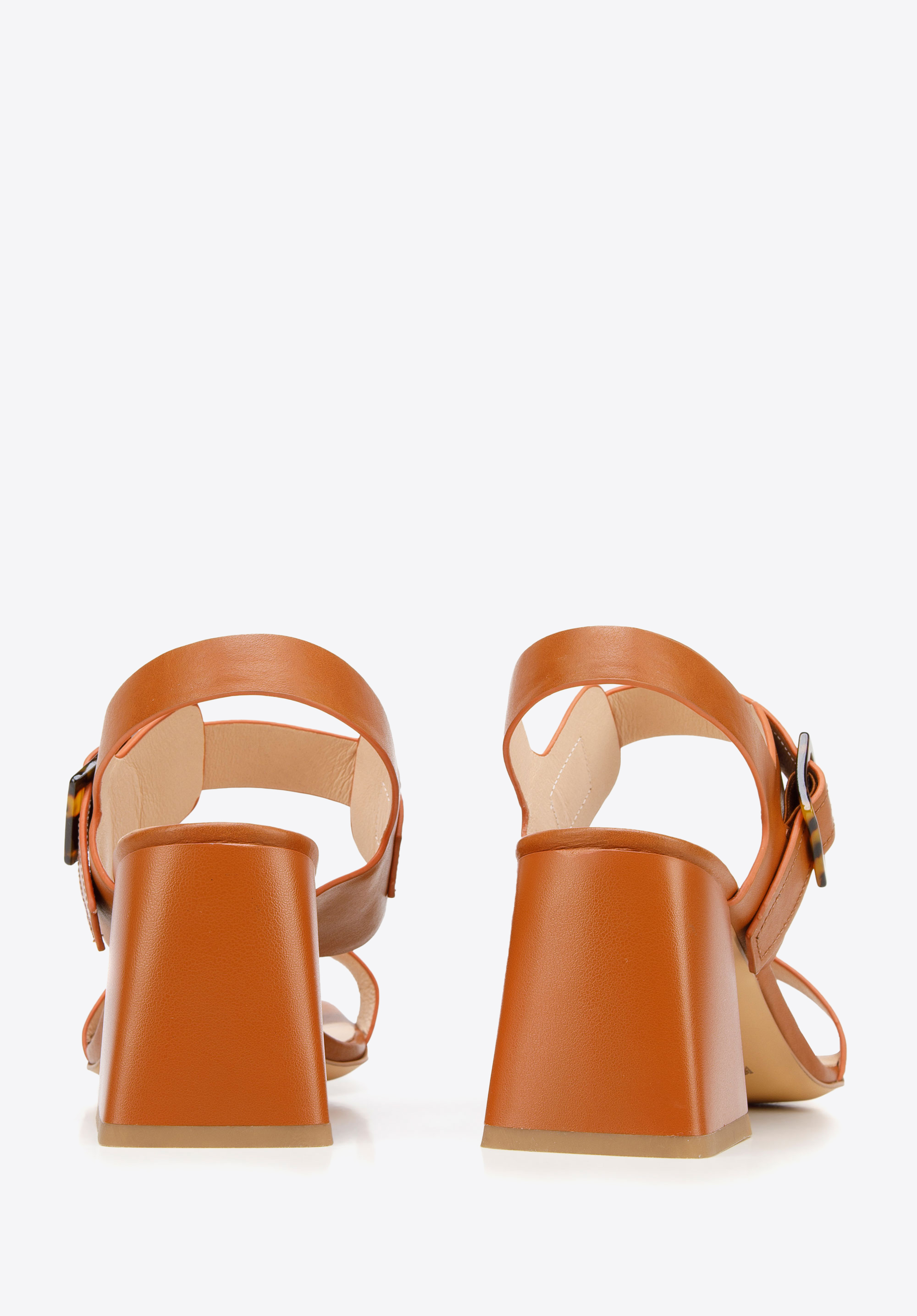 Damskie sandały skórzane z szylkretowym zapięciem