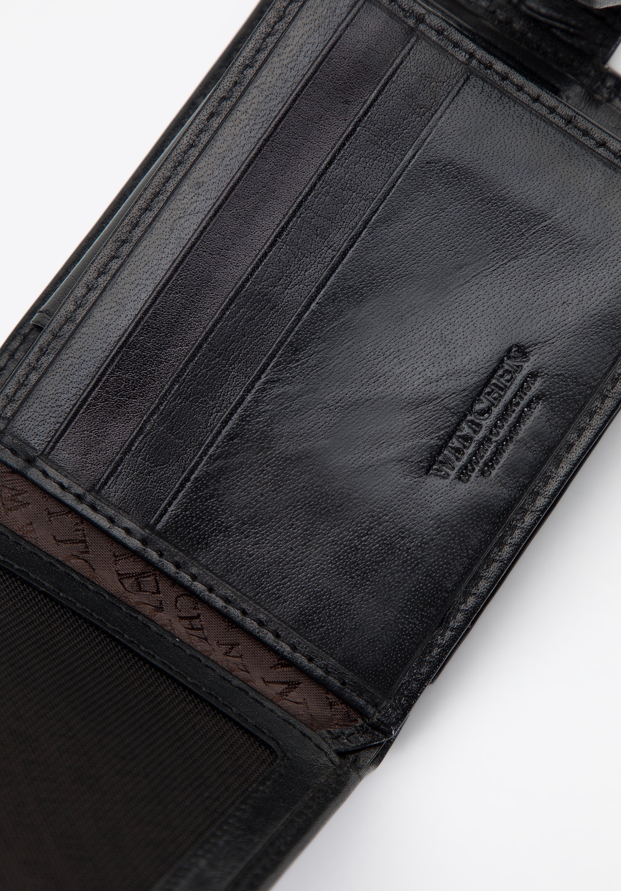 Damski portfel ze skóry na zatrzask