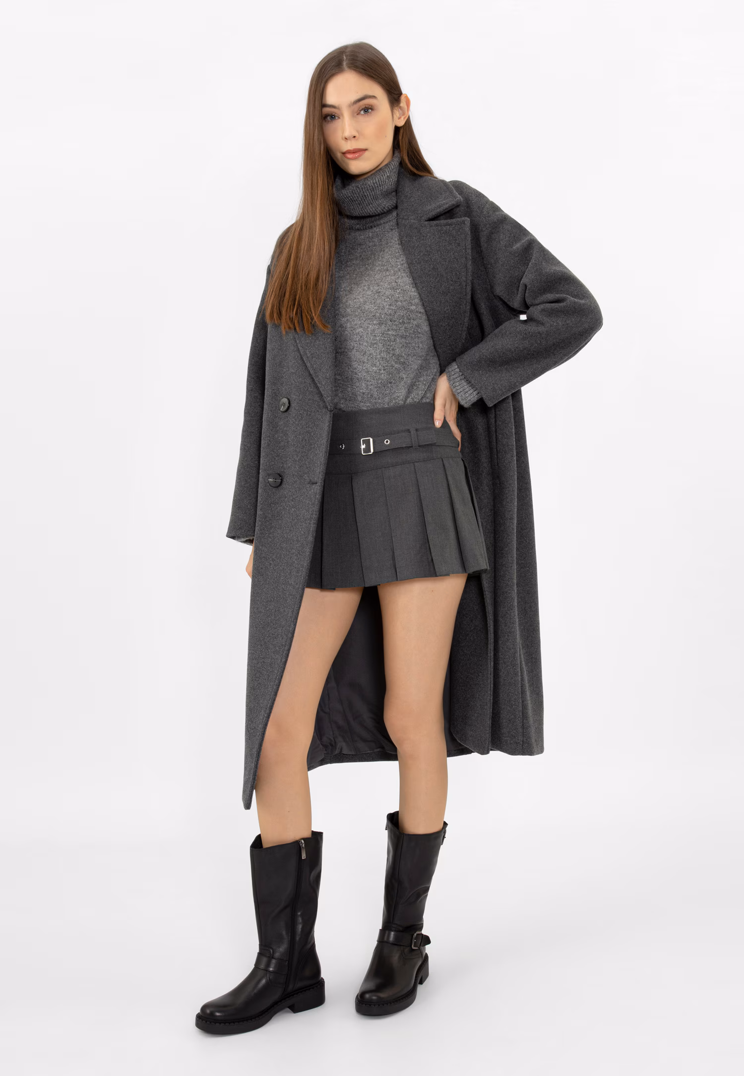 Czarne skórzane bikery damskie z klamrami