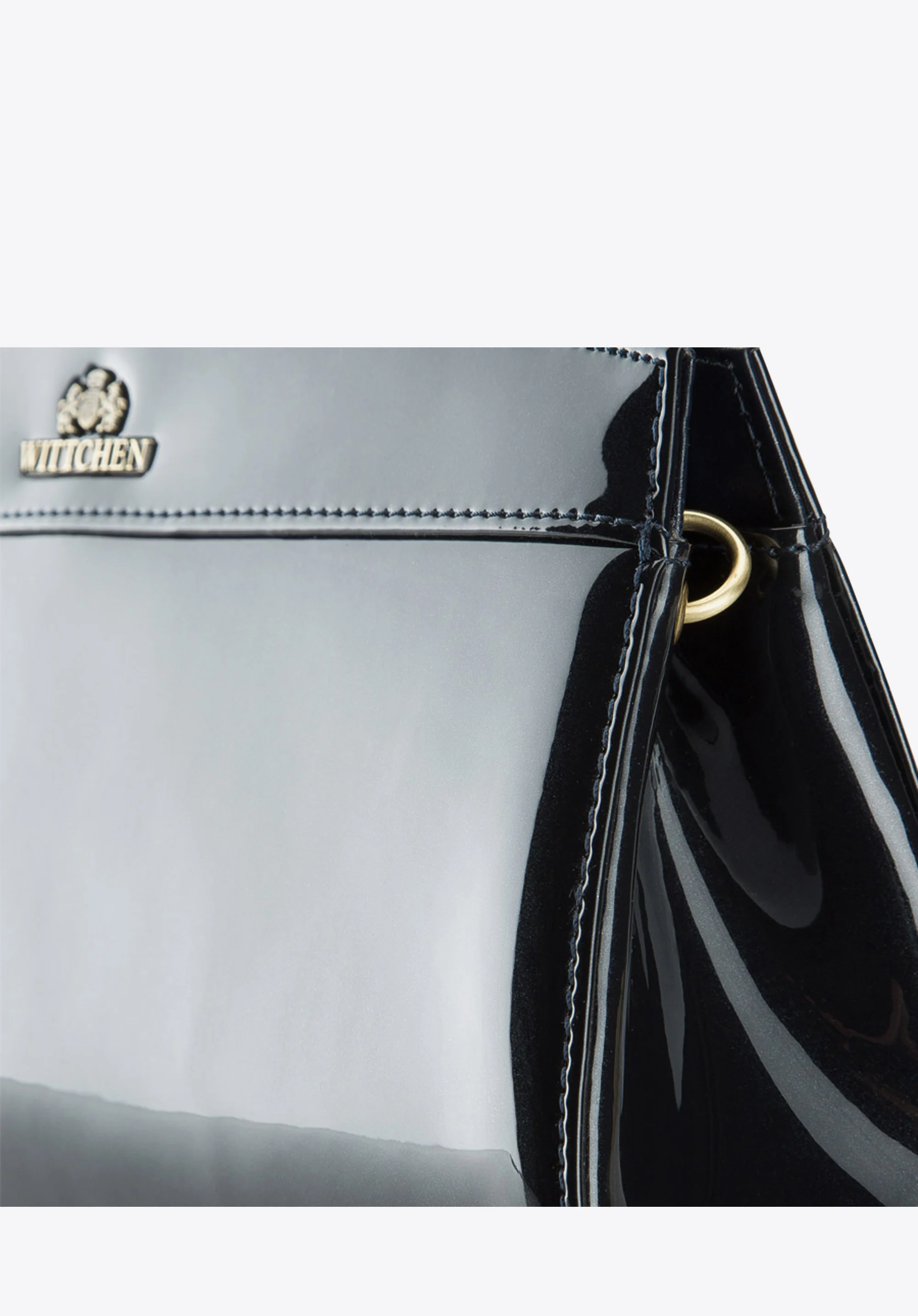 Wieczorowa torebka ze skóry lakierowanej trapezowa