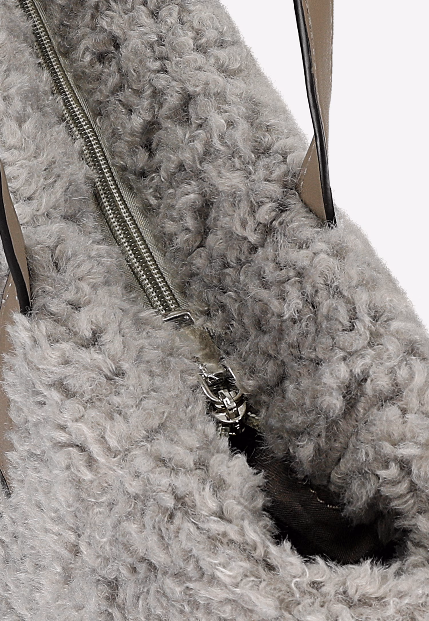 RELAKS duża czarna torebka z futerkiem typu baranek