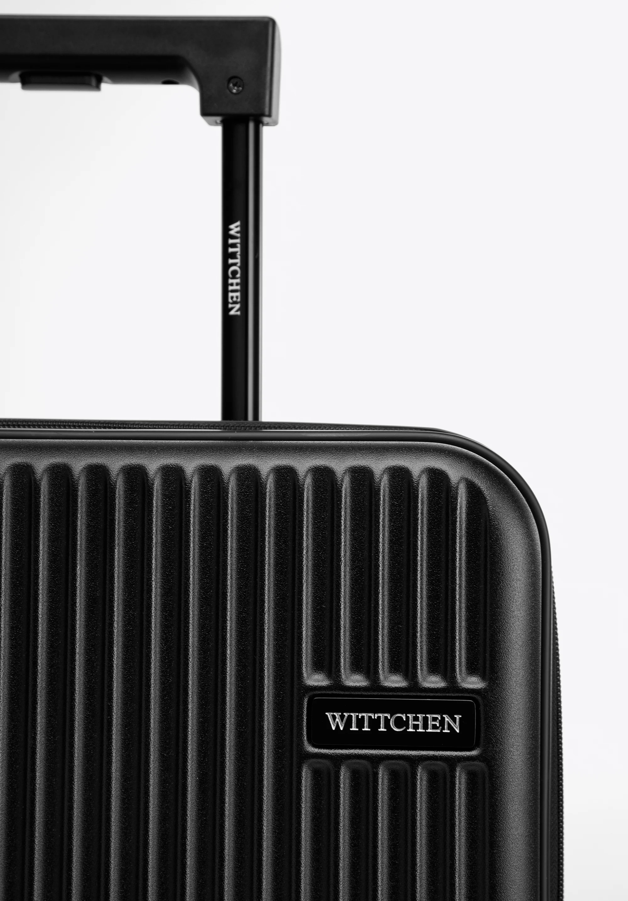 Walizka kabinowa z polikarbonu poszerzana